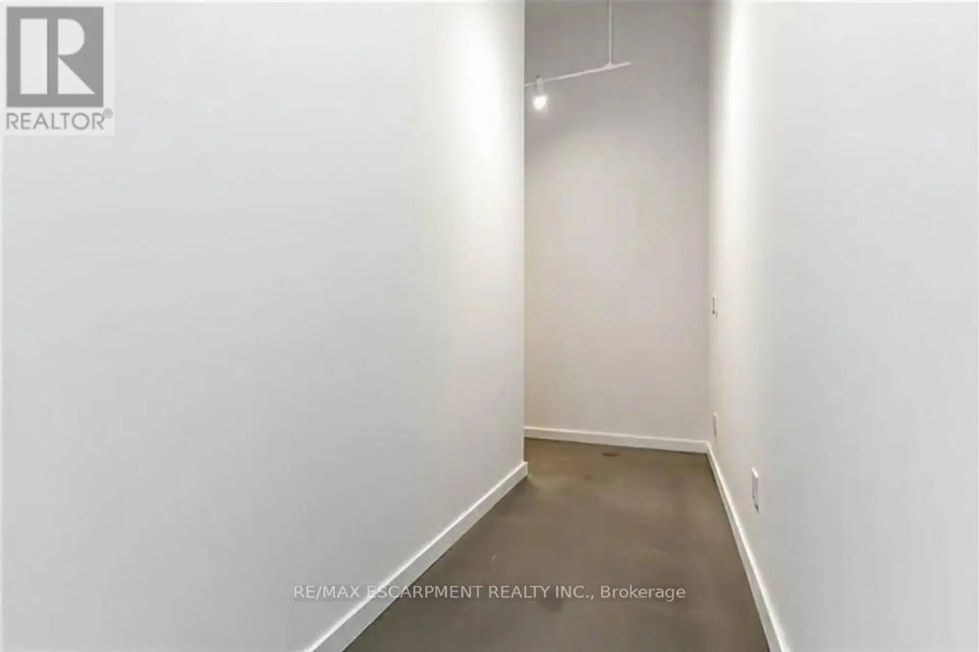 #106 66 BAY STREET S - Image 5