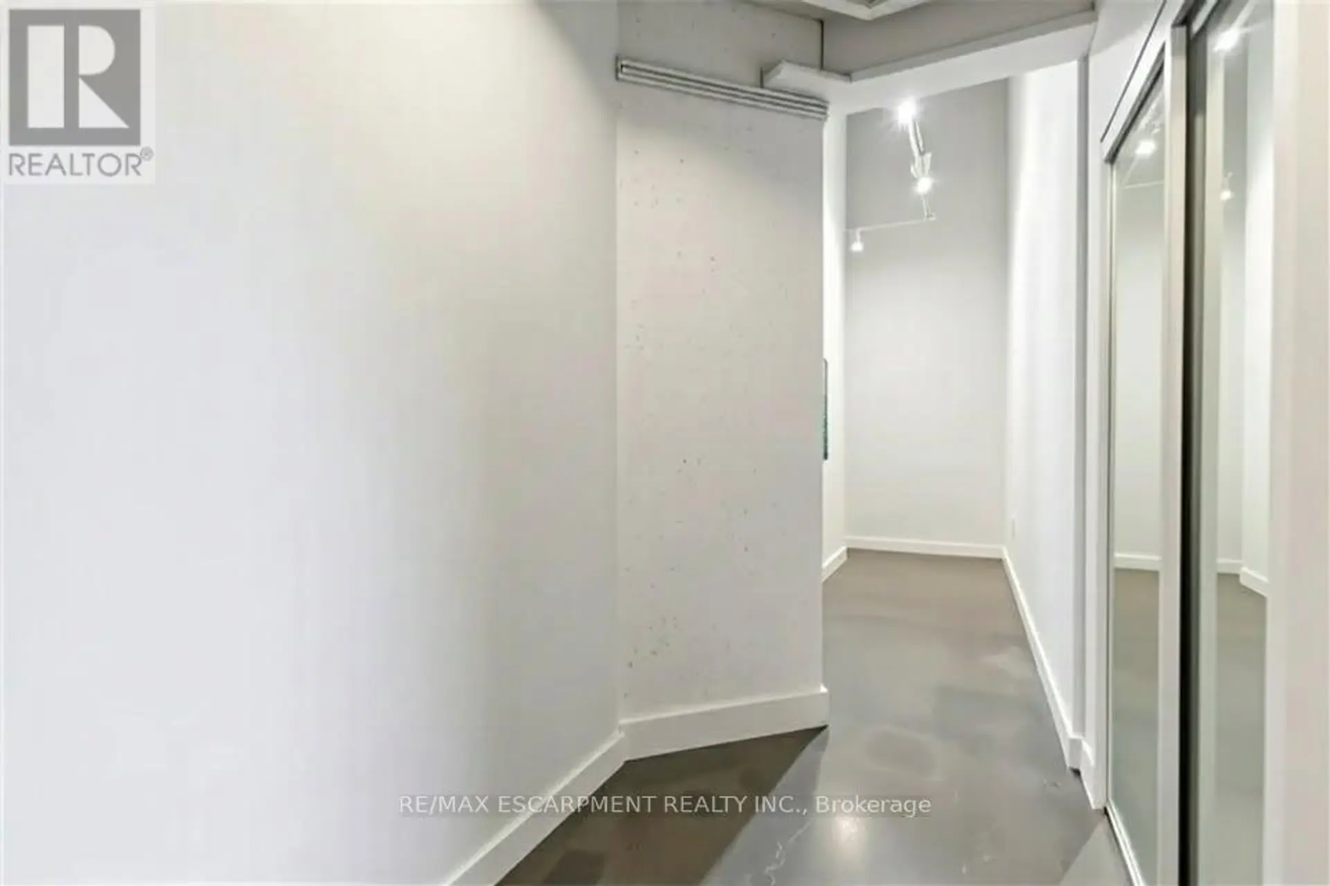 #106 66 BAY STREET S - Image 6