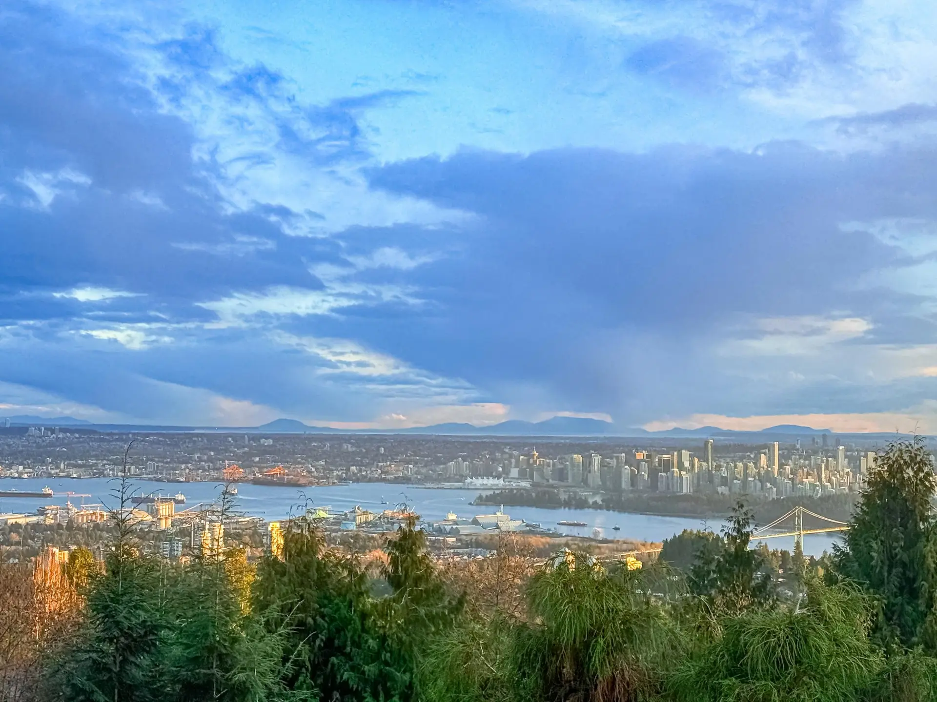 Property at 1318 Crestwell Road, West Vancouver, BC