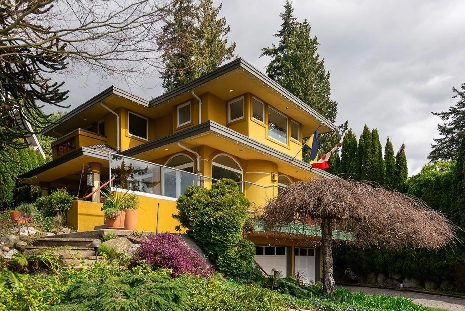 Property at 2635 Rosebery Avenue, West Vancouver, BC