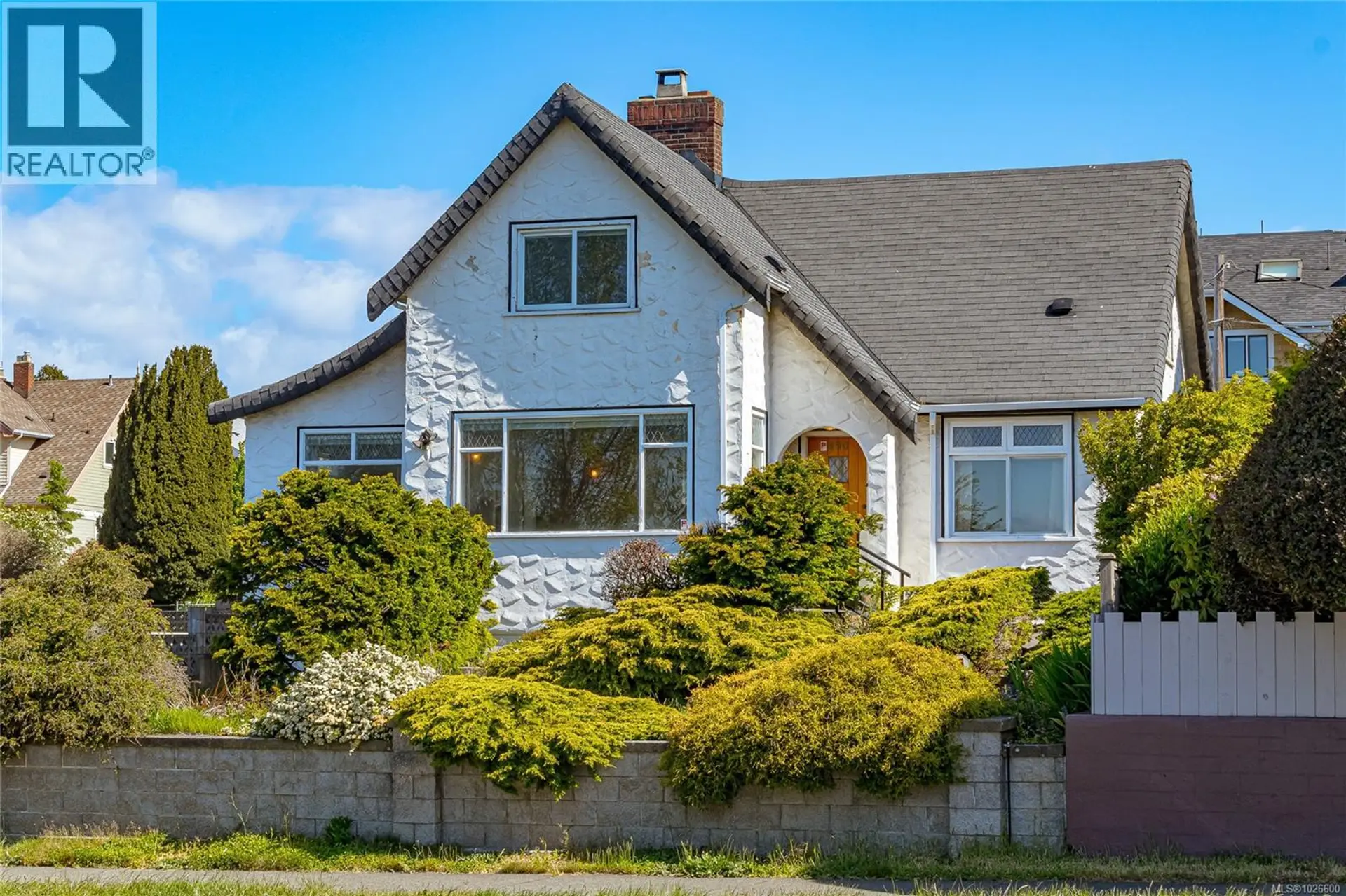 Property at 690 Dallas Rd, Victoria, BC