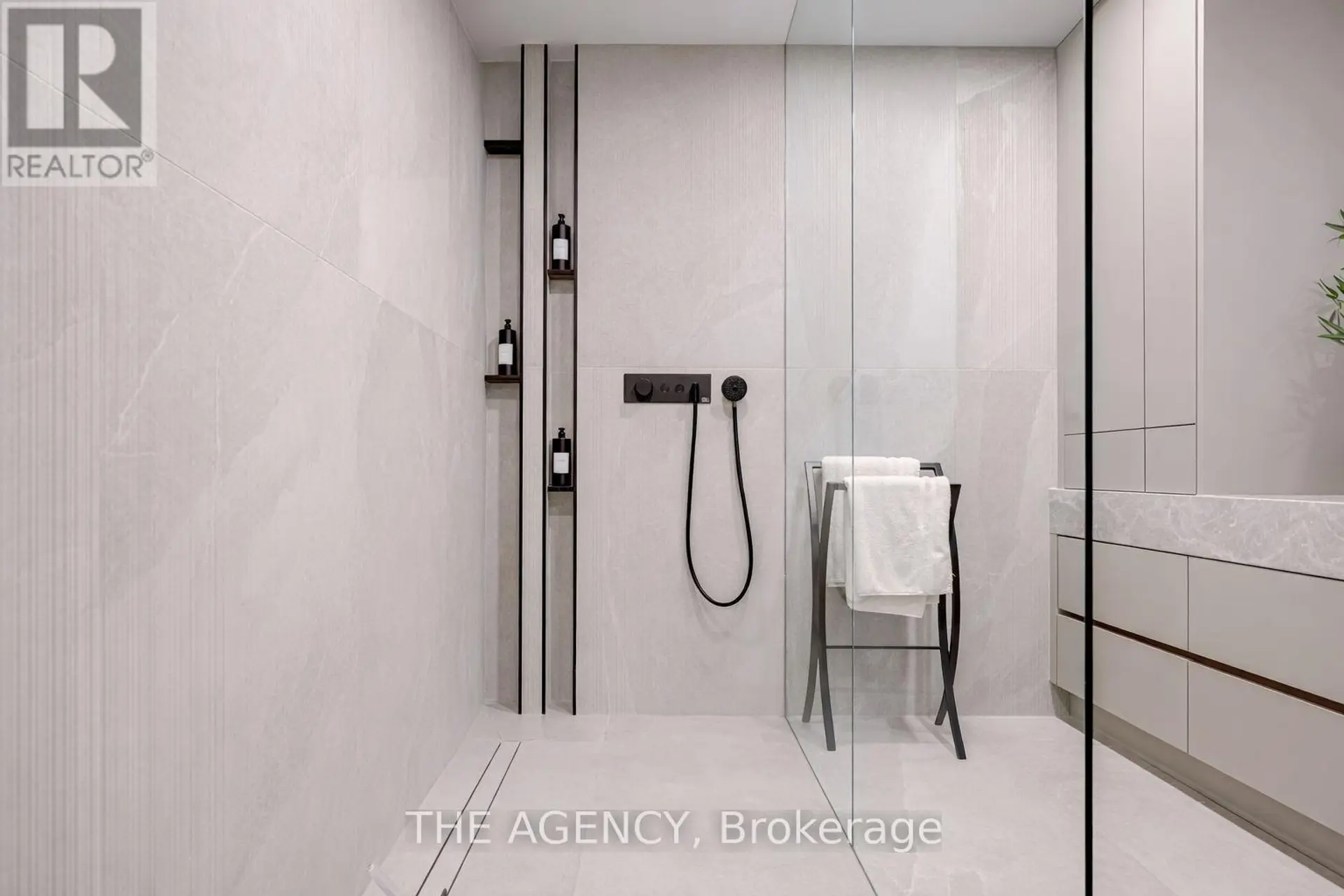 #704 75 PORTLAND STREET - Image 15