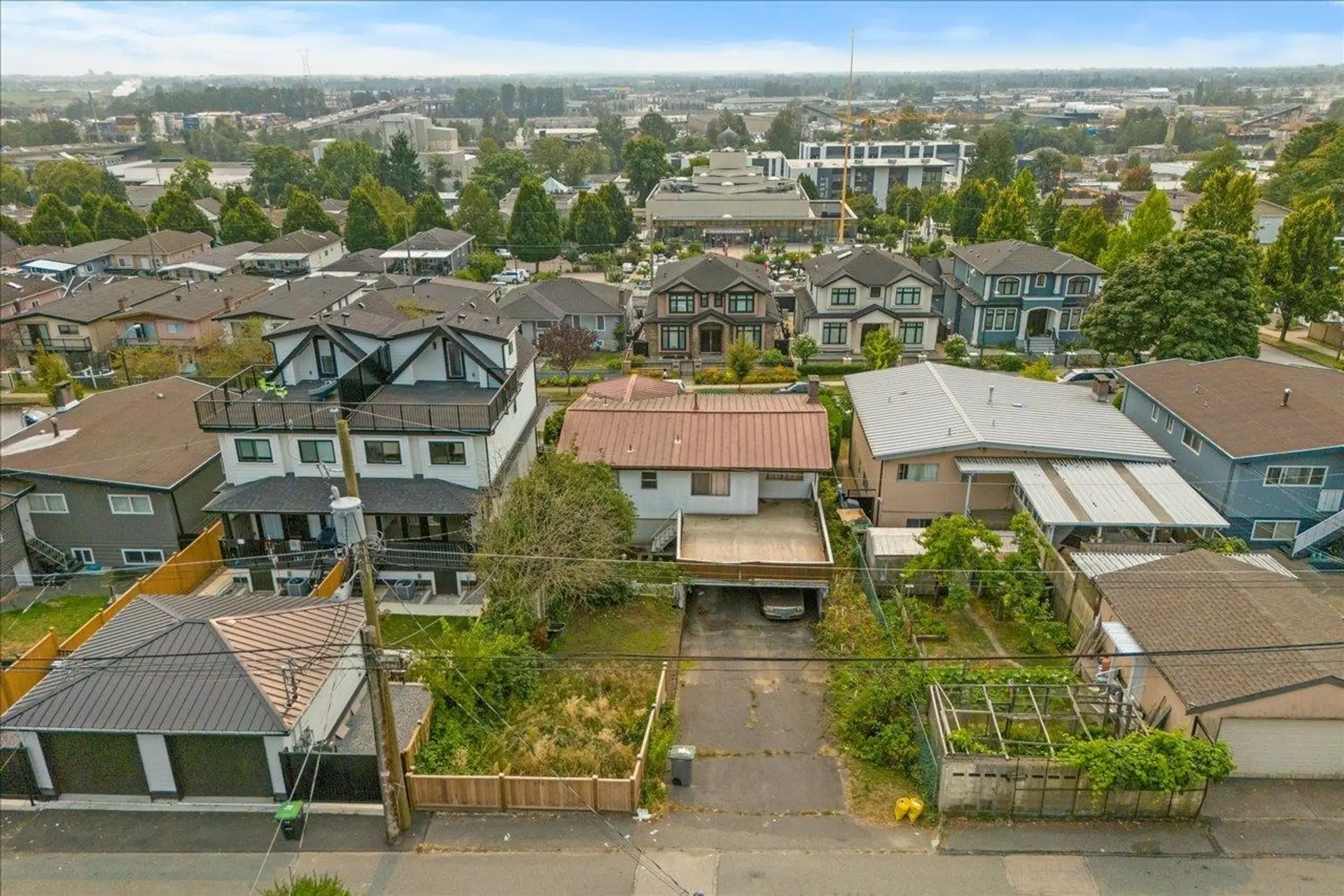 1149 E 63rd Avenue - Image 10