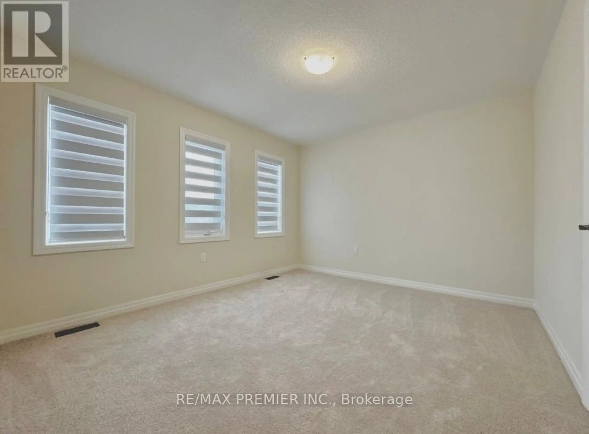 4 KEN DAVIE GATE - Image 7