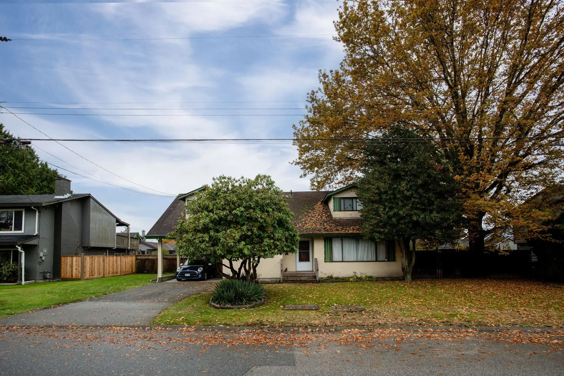 4457 46b Street - Image 3