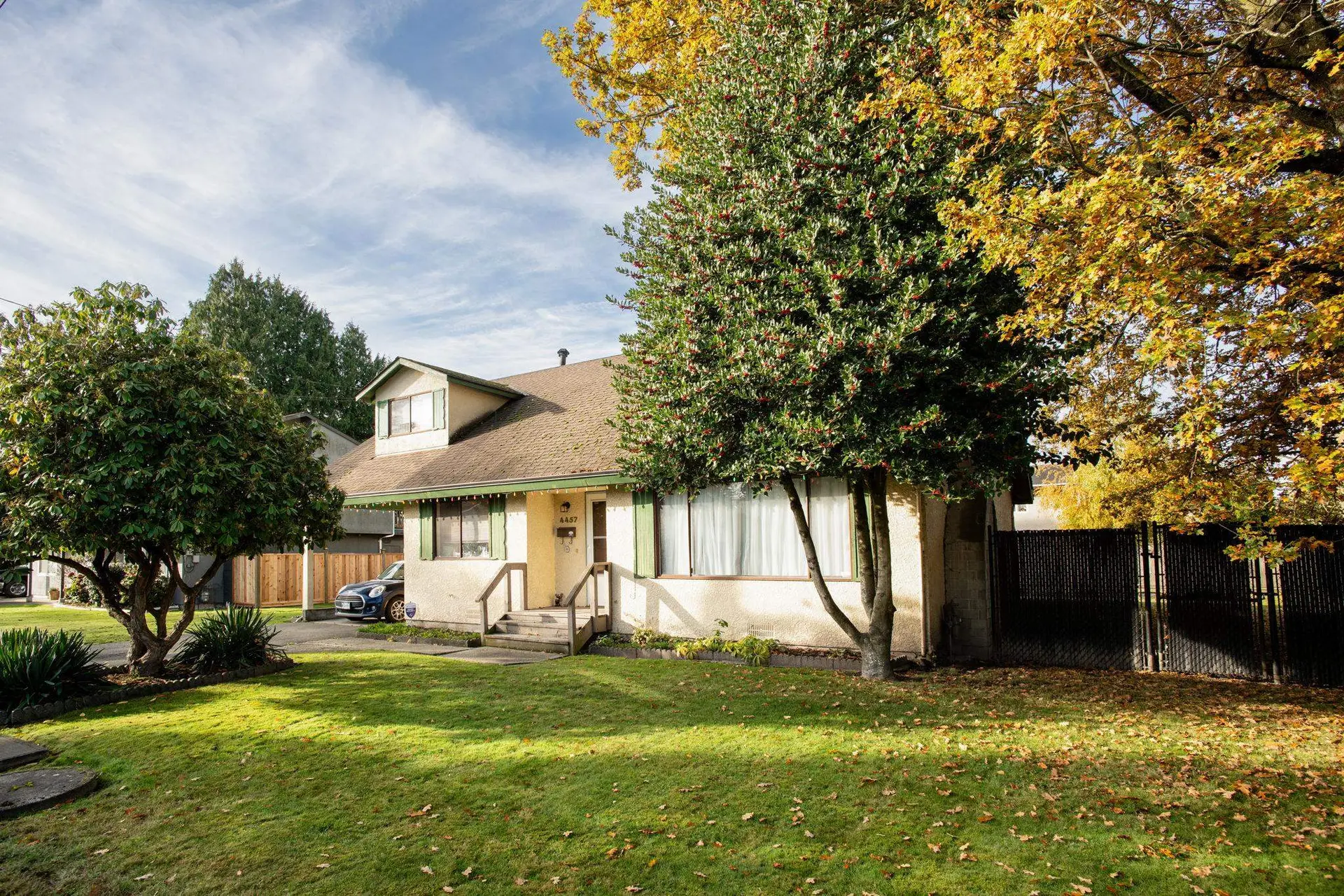 4457 46b Street - Image 10