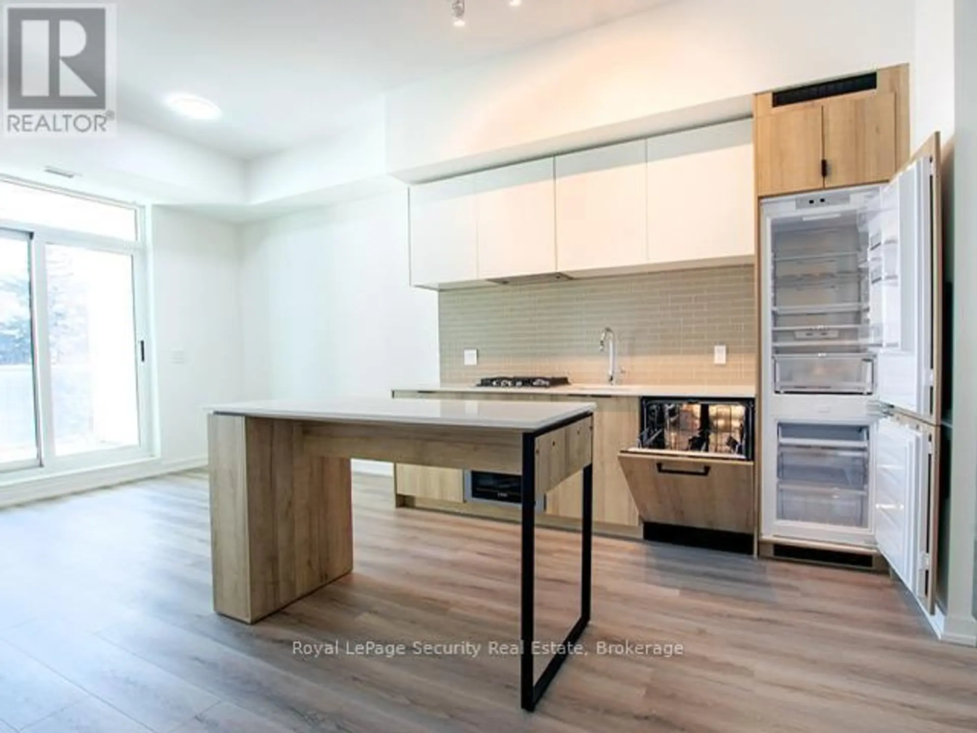 #301 722 MARLEE AVENUE - Image 3
