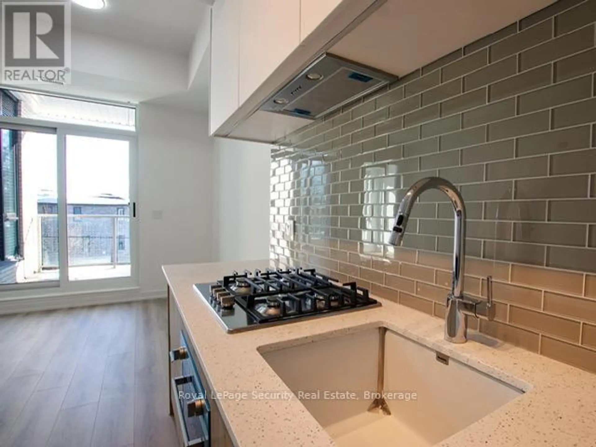 #301 722 MARLEE AVENUE - Image 4