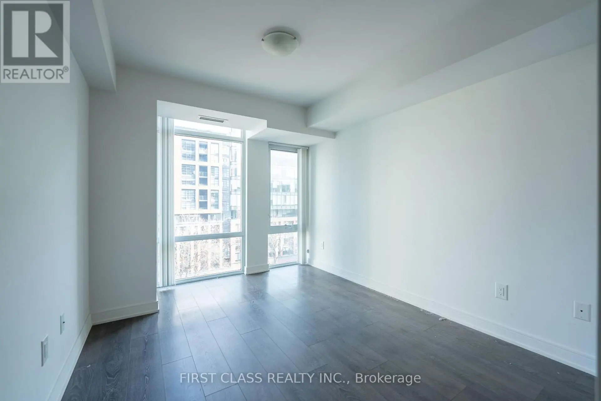 #1022 525 ADELAIDE STREET W - Image 5