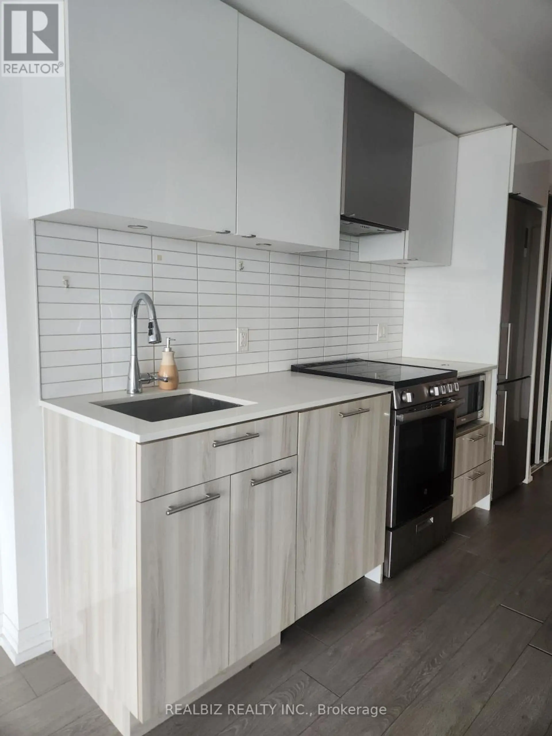 #2401 251 JARVIS STREET - Image 7