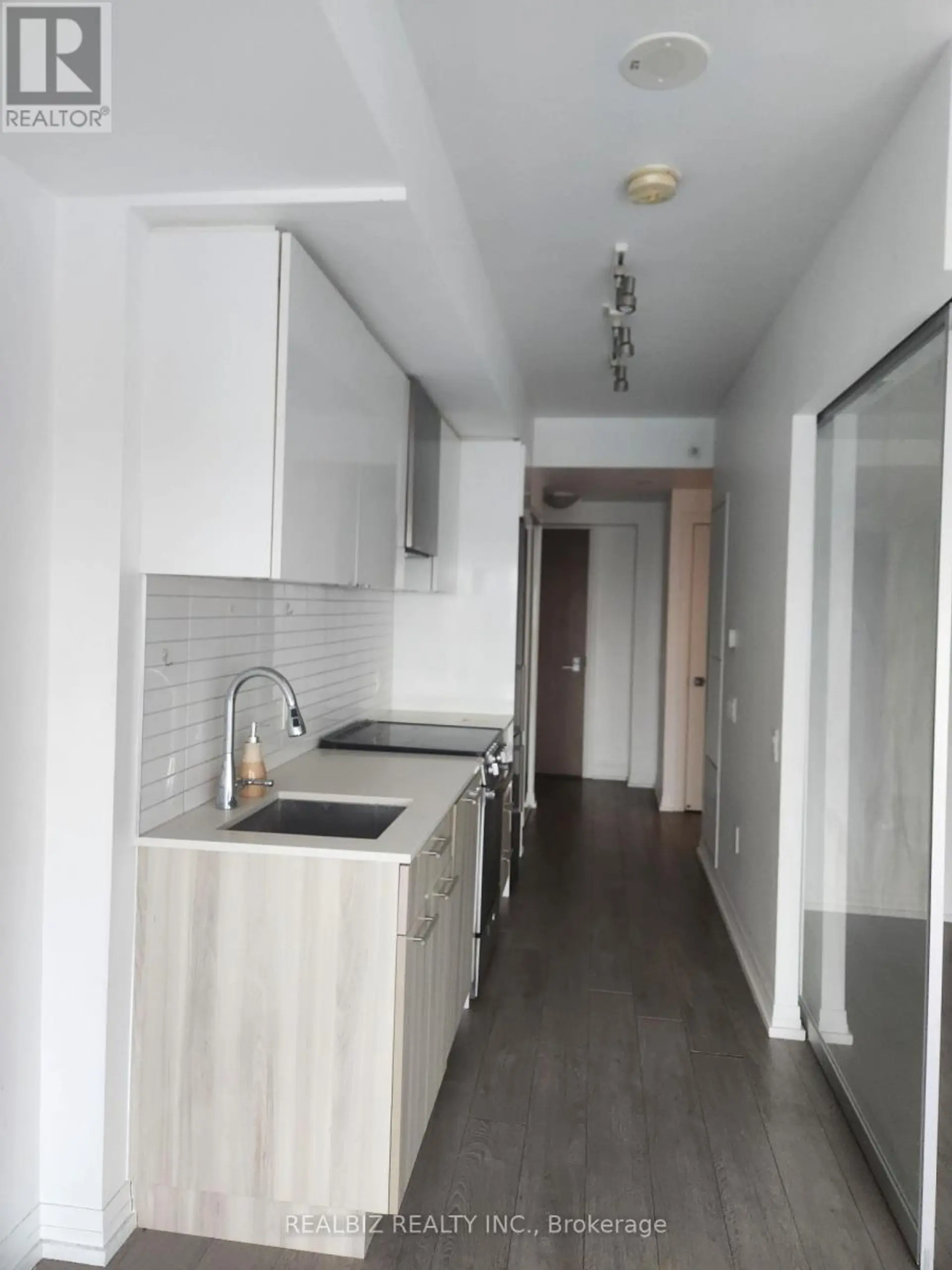 #2401 251 JARVIS STREET - Image 8