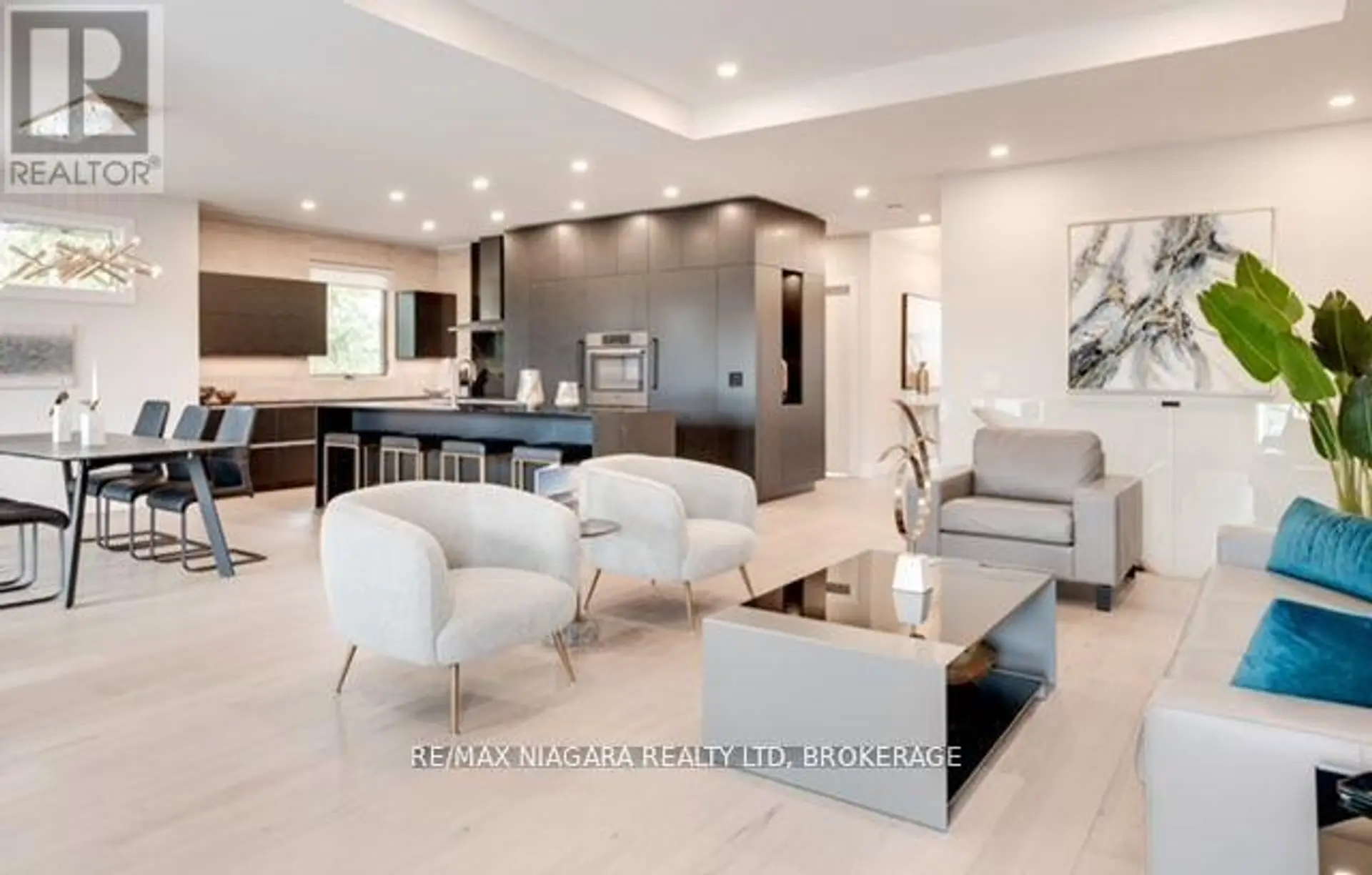 2795 CANADIANA COURT - Image 2