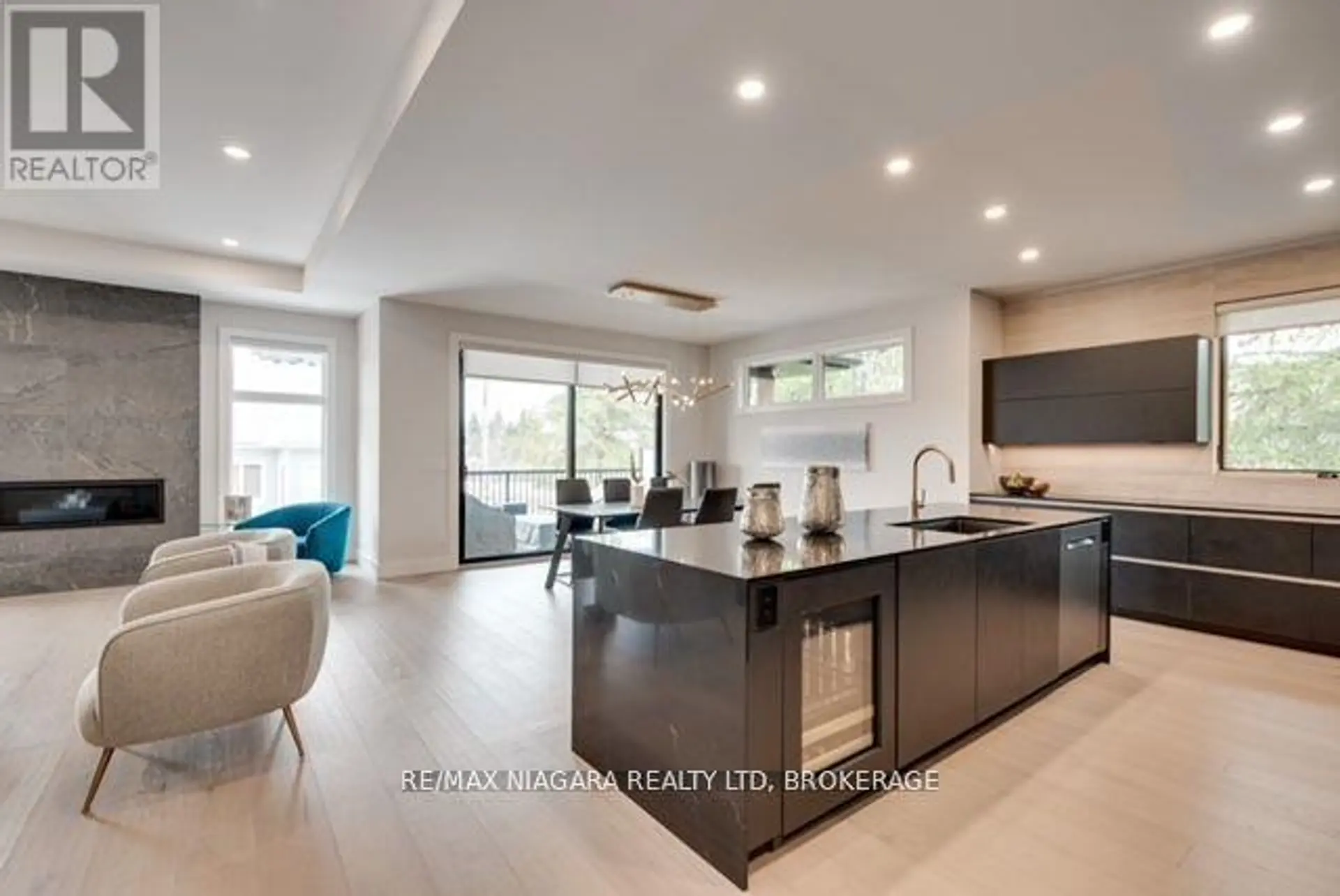 2795 CANADIANA COURT - Image 3