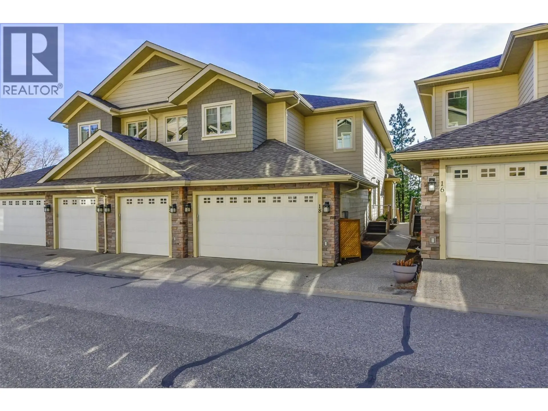 Property at #18 2283 Shannon Heights Court, West Kelowna, BC