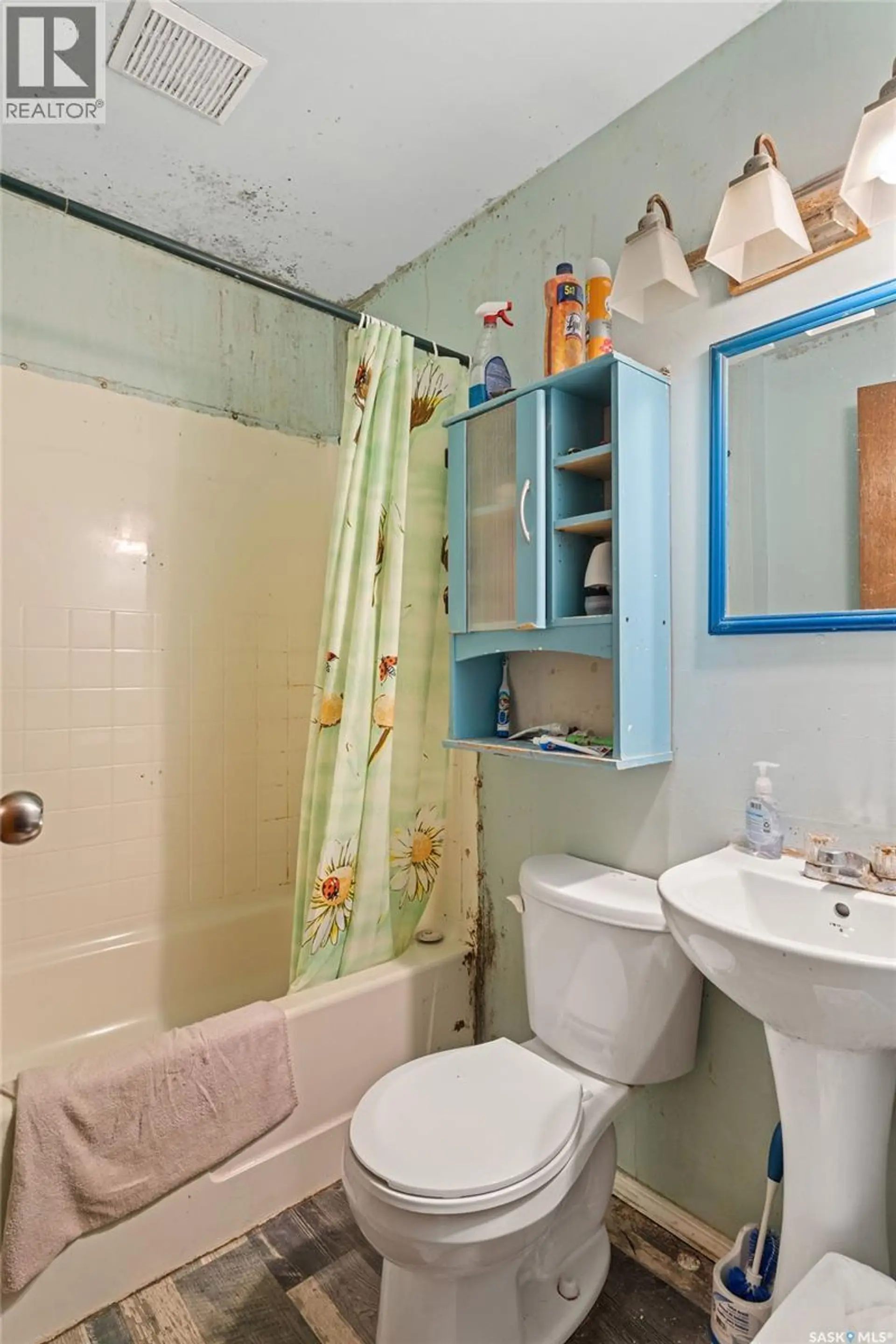 806 12TH STREET W - Image 11