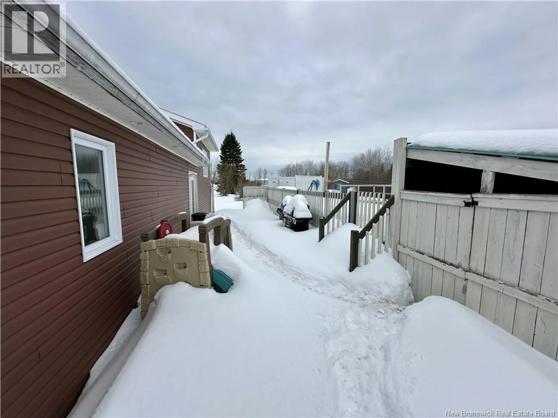 45 L'ANSE STREET - Image 14