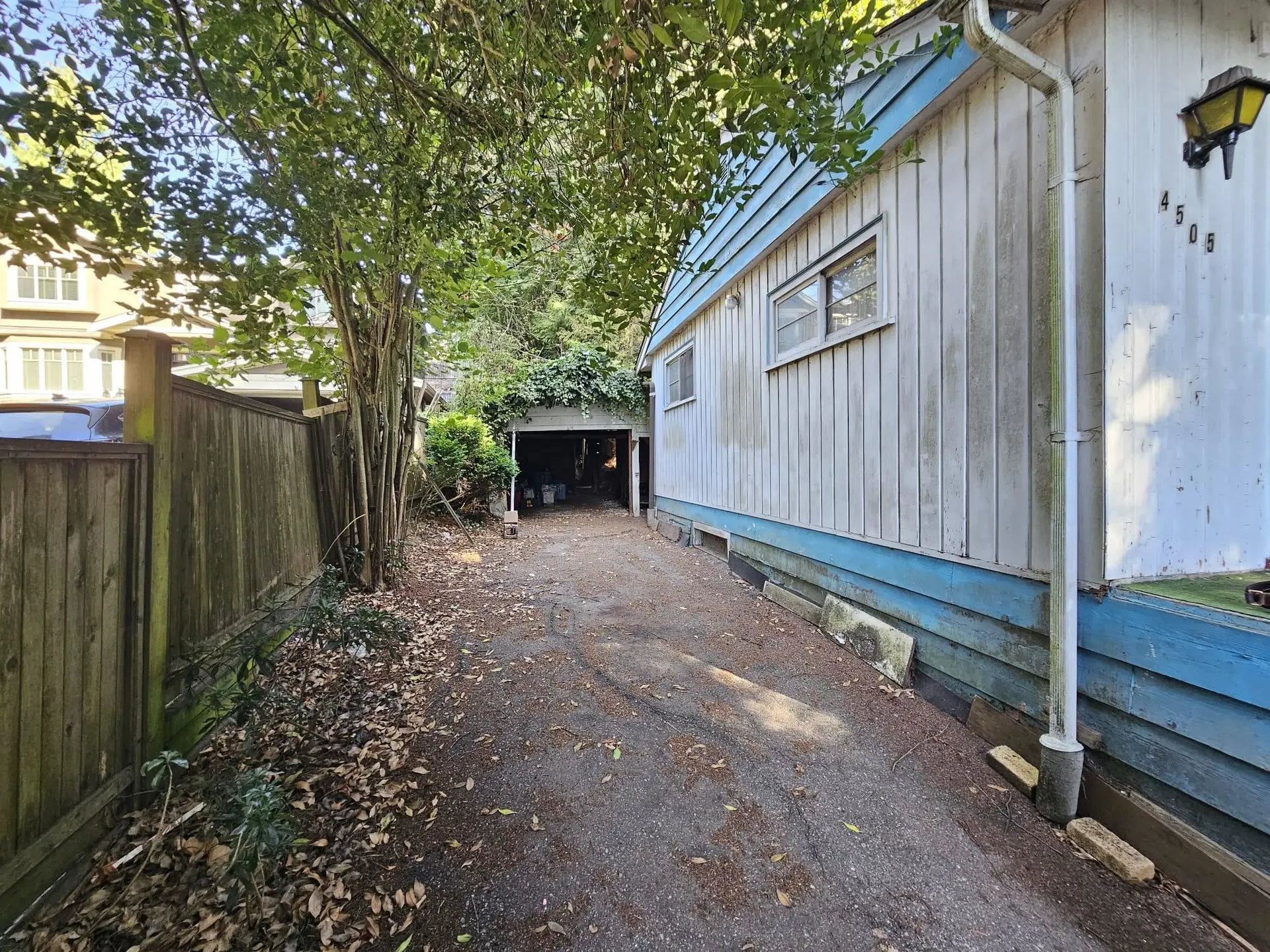4505 Marine Drive - Image 3