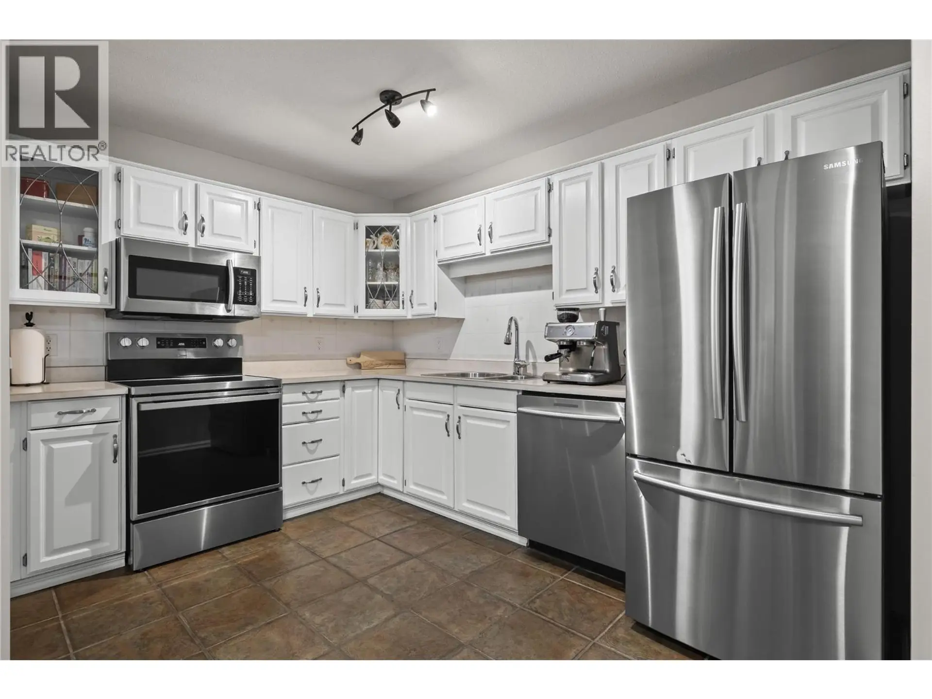 Property at #205 200 Hollywood Road N, Kelowna, BC