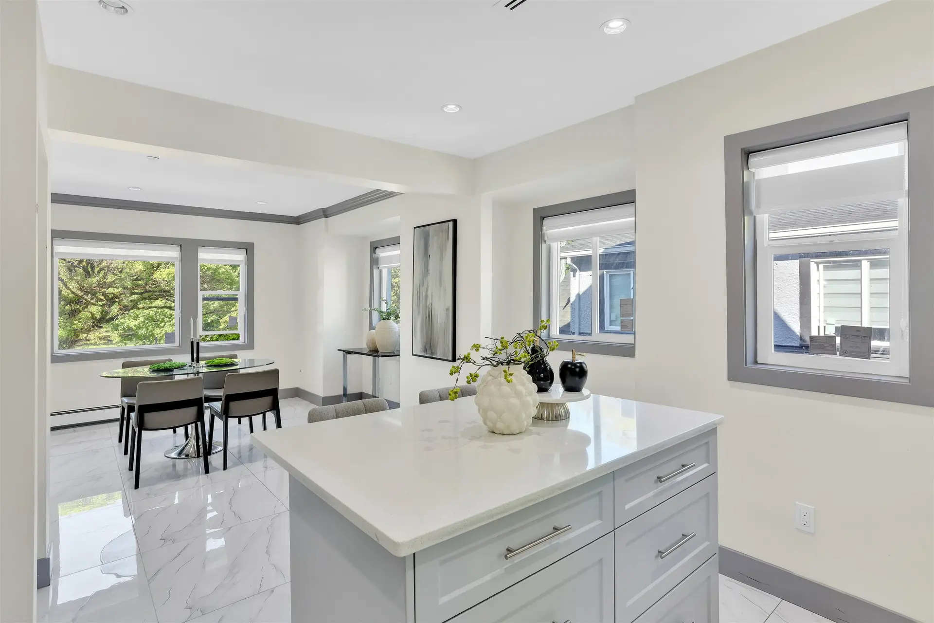 1008 E 24th Avenue - Image 9