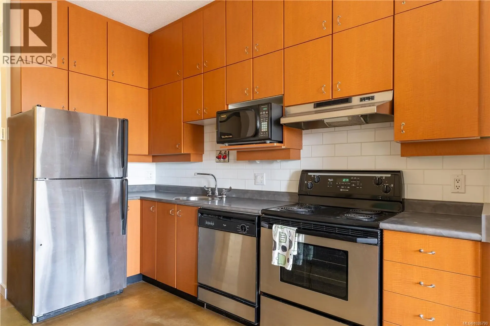 #419 409 Swift St - Image 8