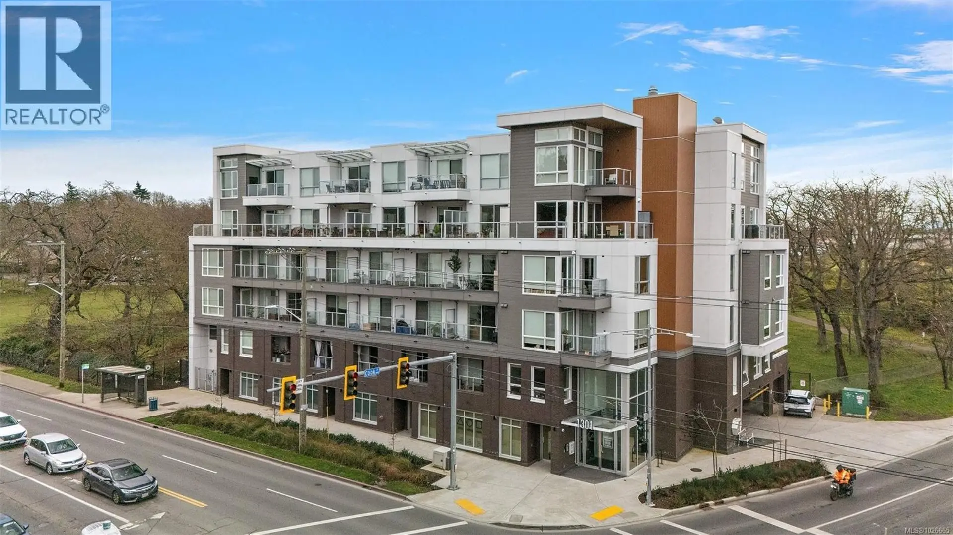 Property at #306 1301 Hillside Ave, Victoria, BC