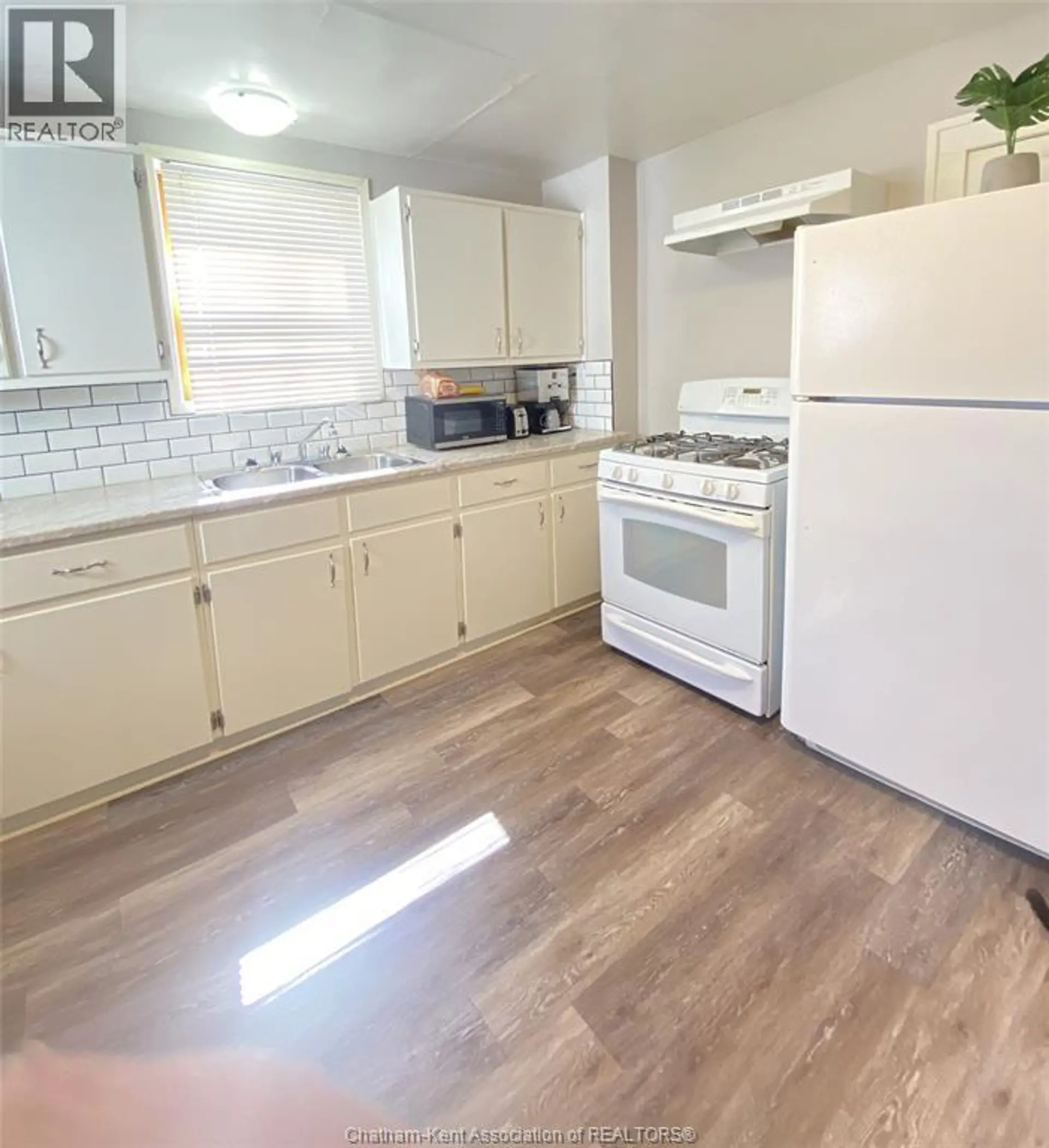 45 GRAY STREET - Image 4