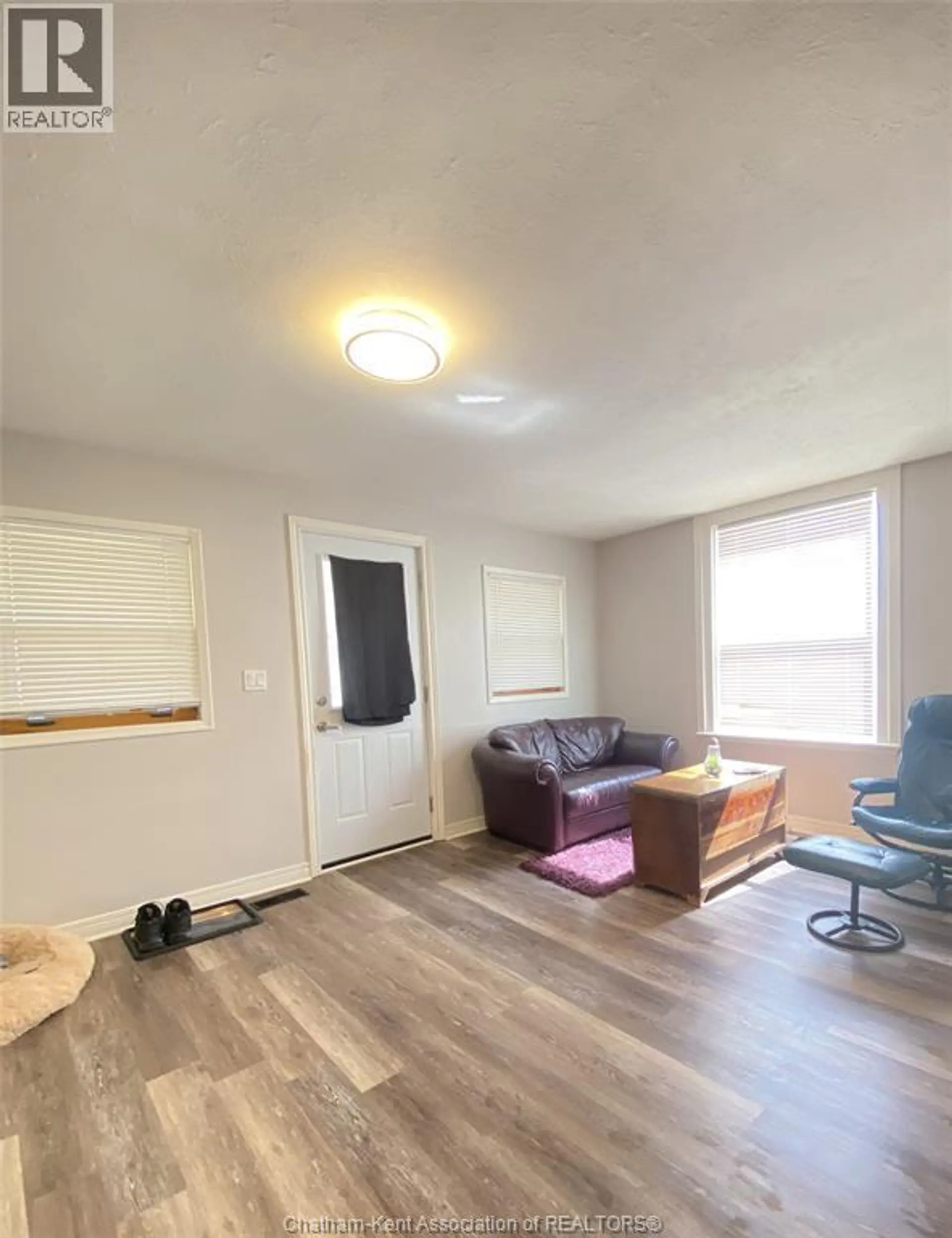 45 GRAY STREET - Image 7