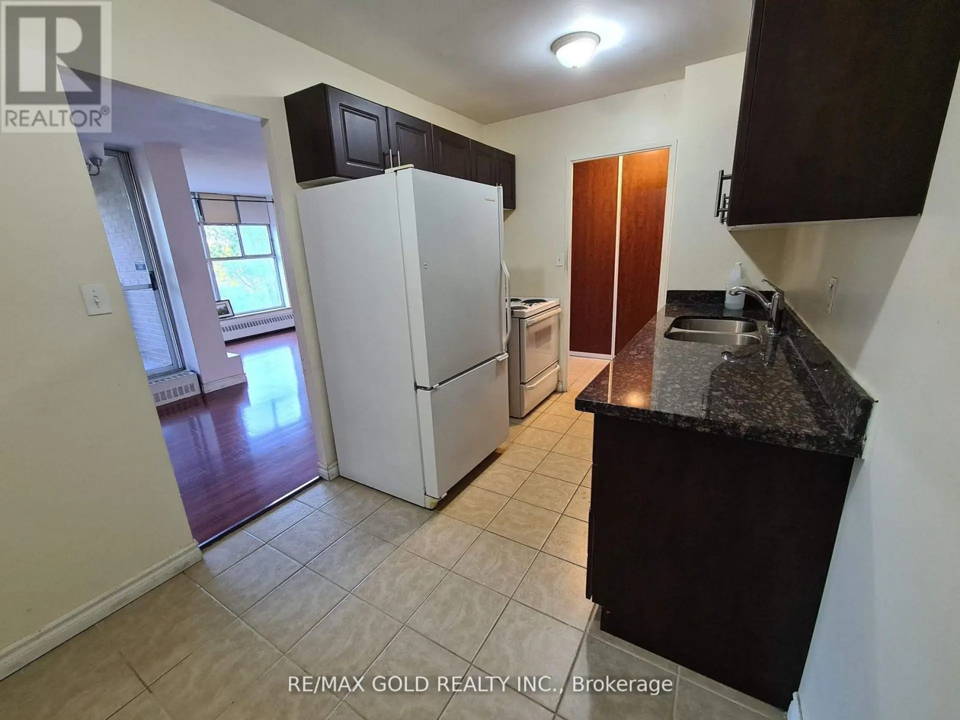 #405 335 DRIFTWOOD AVENUE - Image 13