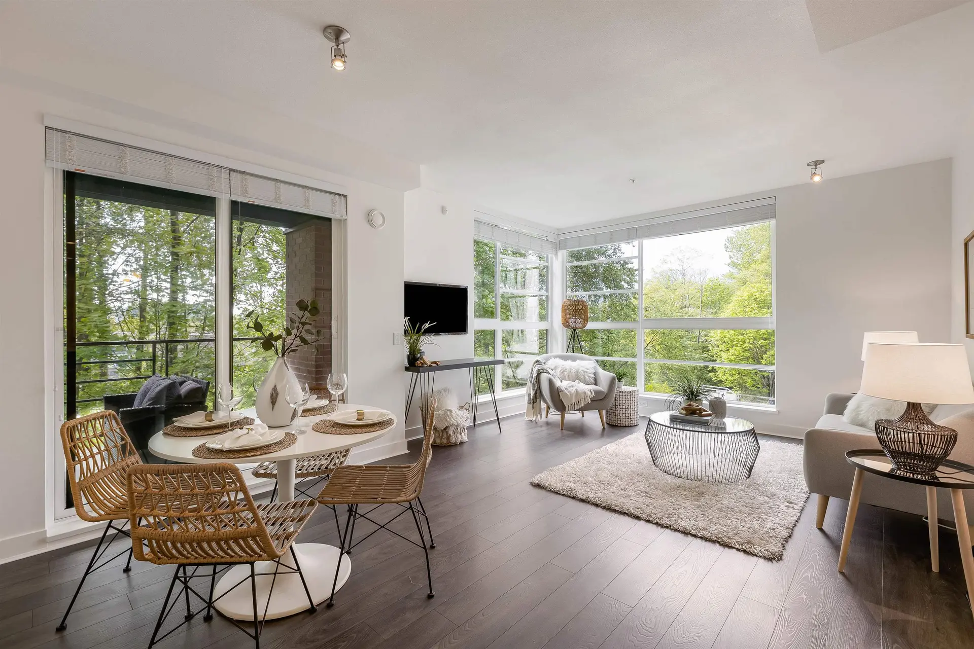 Property at #407 733 W 3rd Street, North Vancouver, BC