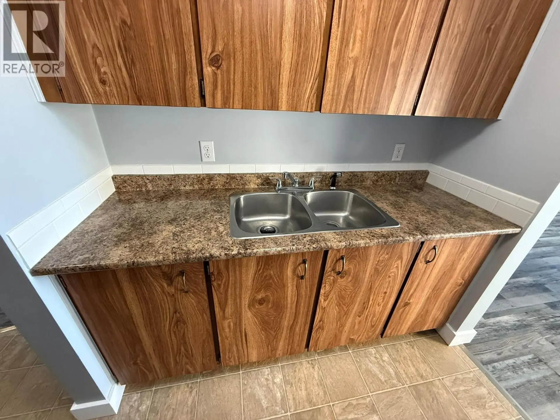 #205 212 Spieker Avenue - Image 7