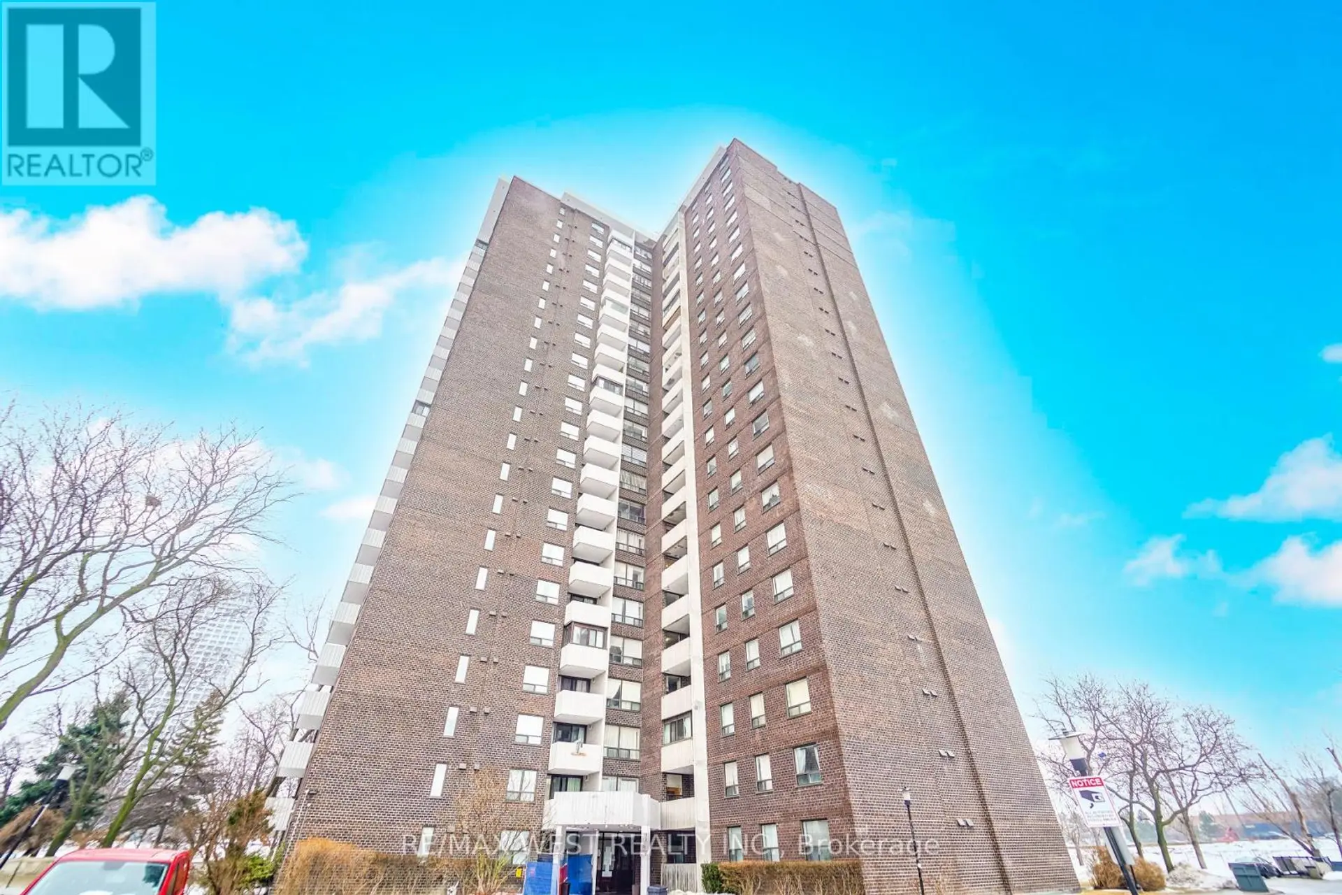 #909 10 MUIRHEAD ROAD - Image 1