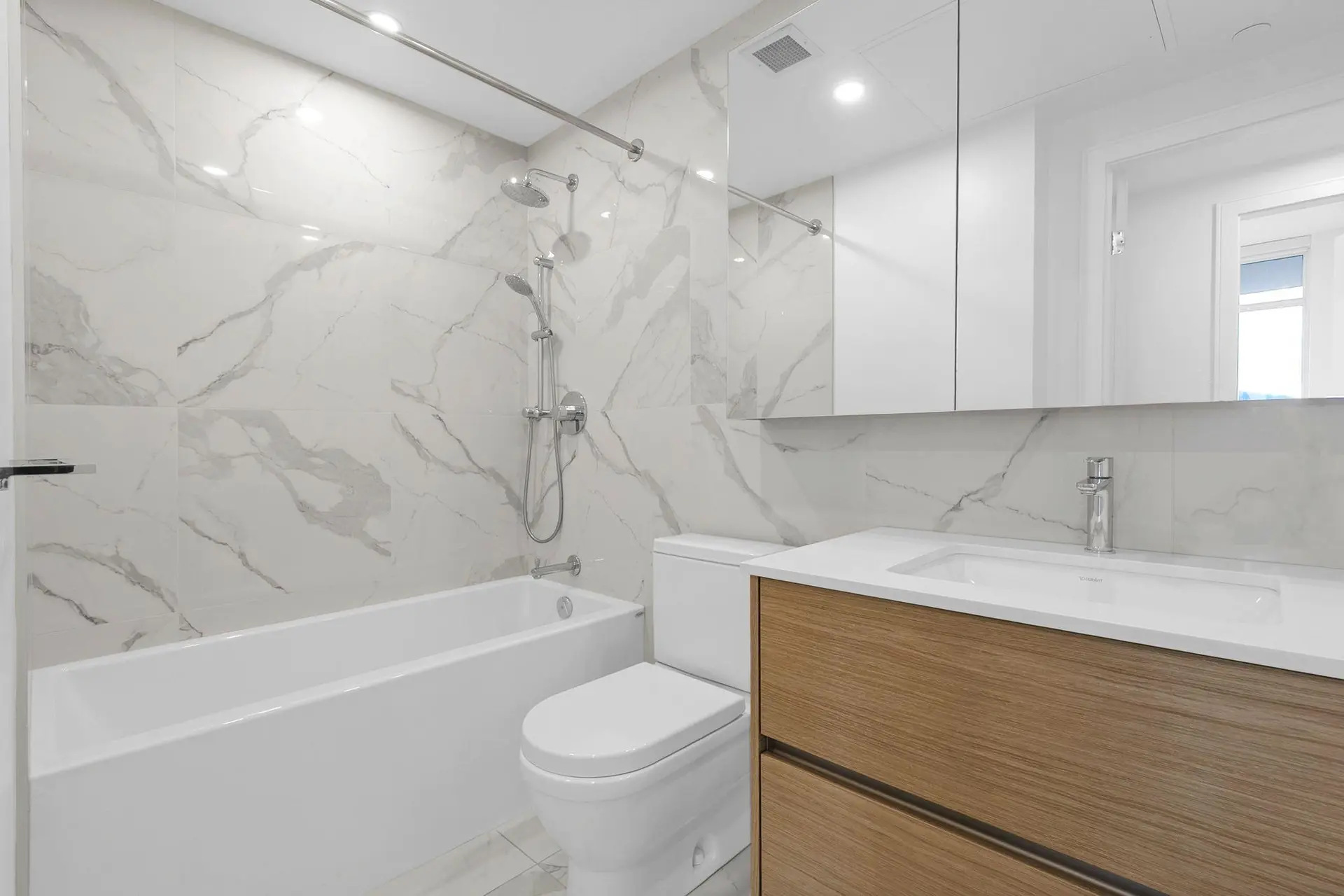 #1207 200 Klahanie Court - Image 16
