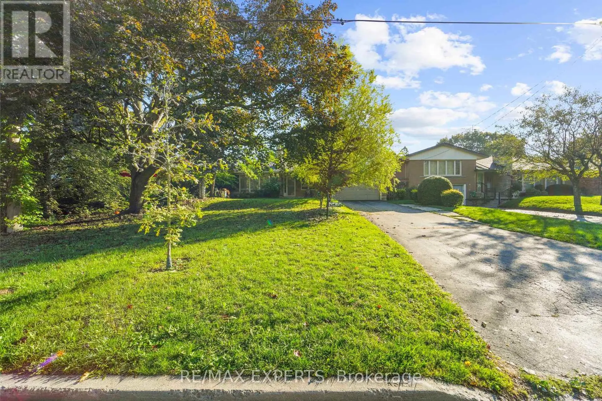 19 DUNCOMBE BOULEVARD - Image 2