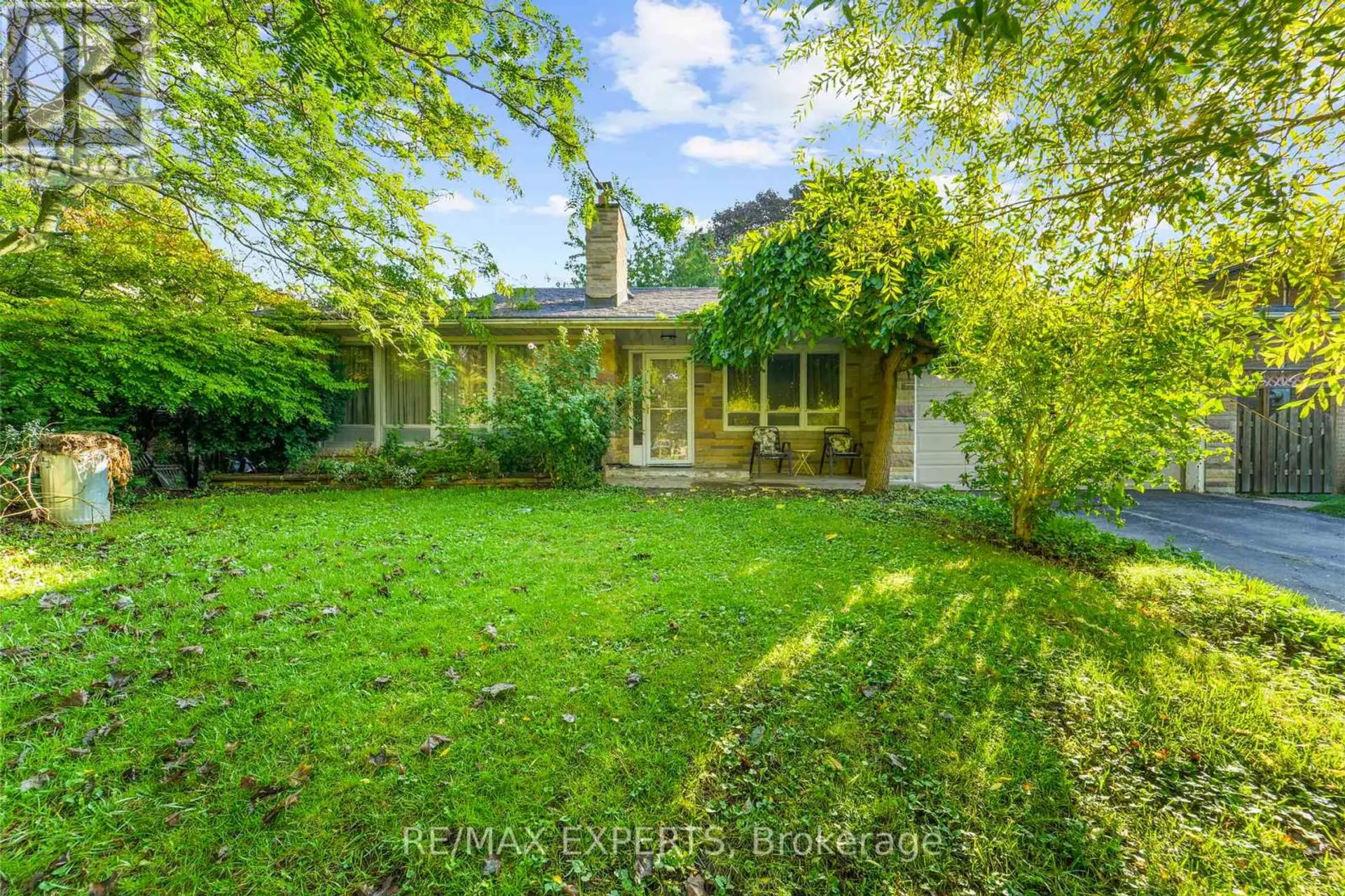 19 DUNCOMBE BOULEVARD - Image 3