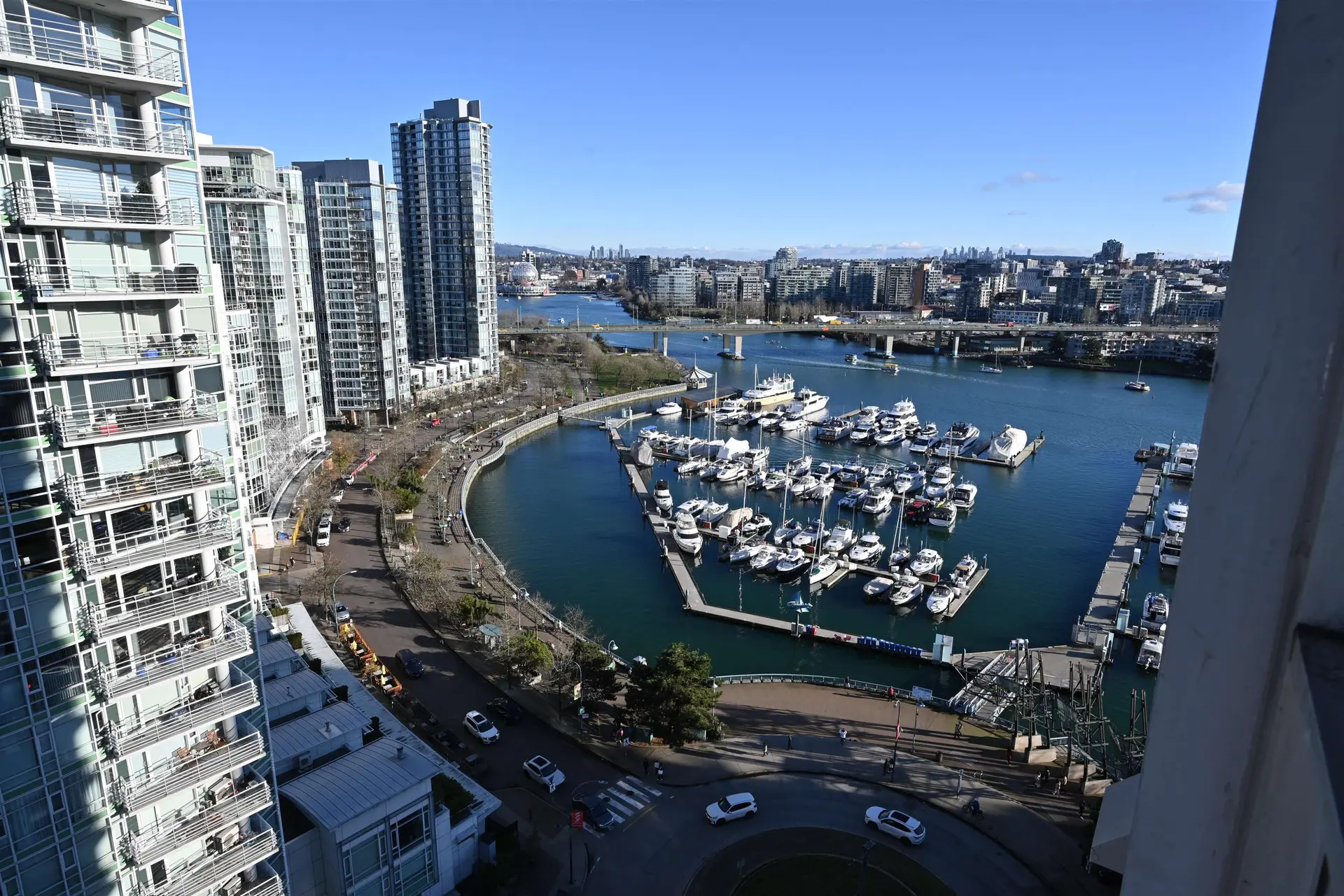 #2002 1201 Marinaside Crescent - Image 4
