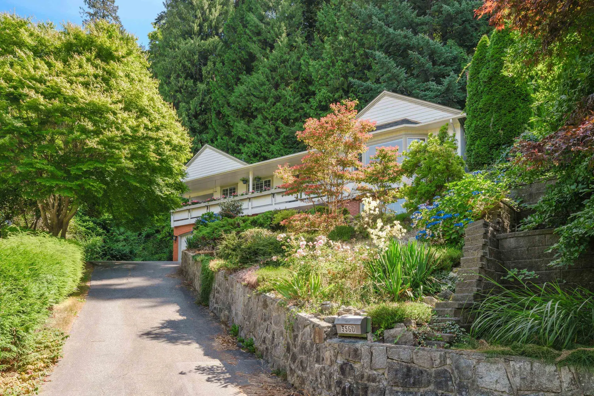 Property at 5560 Greenleaf Road, West Vancouver, BC