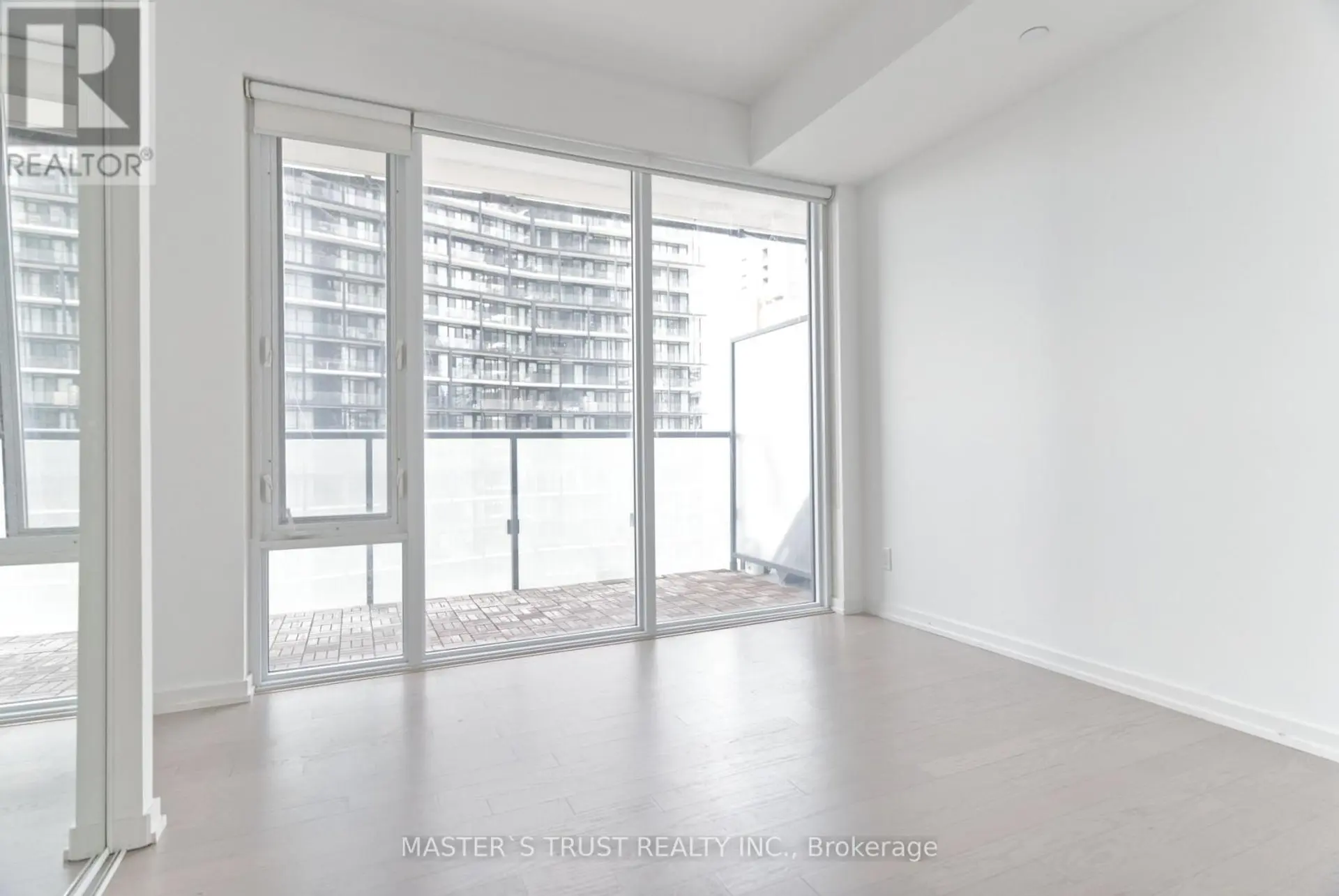 #2511 101 PETER STREET - Image 11