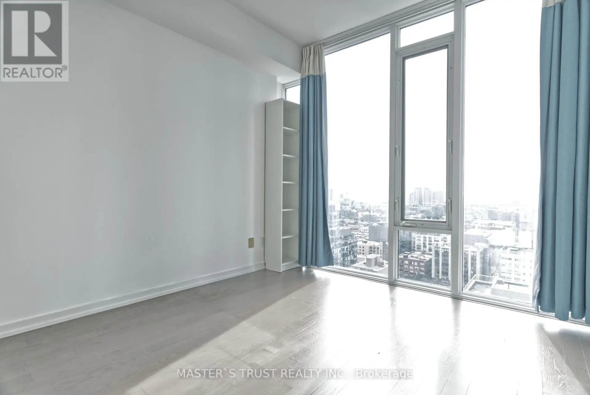 #2511 101 PETER STREET - Image 8
