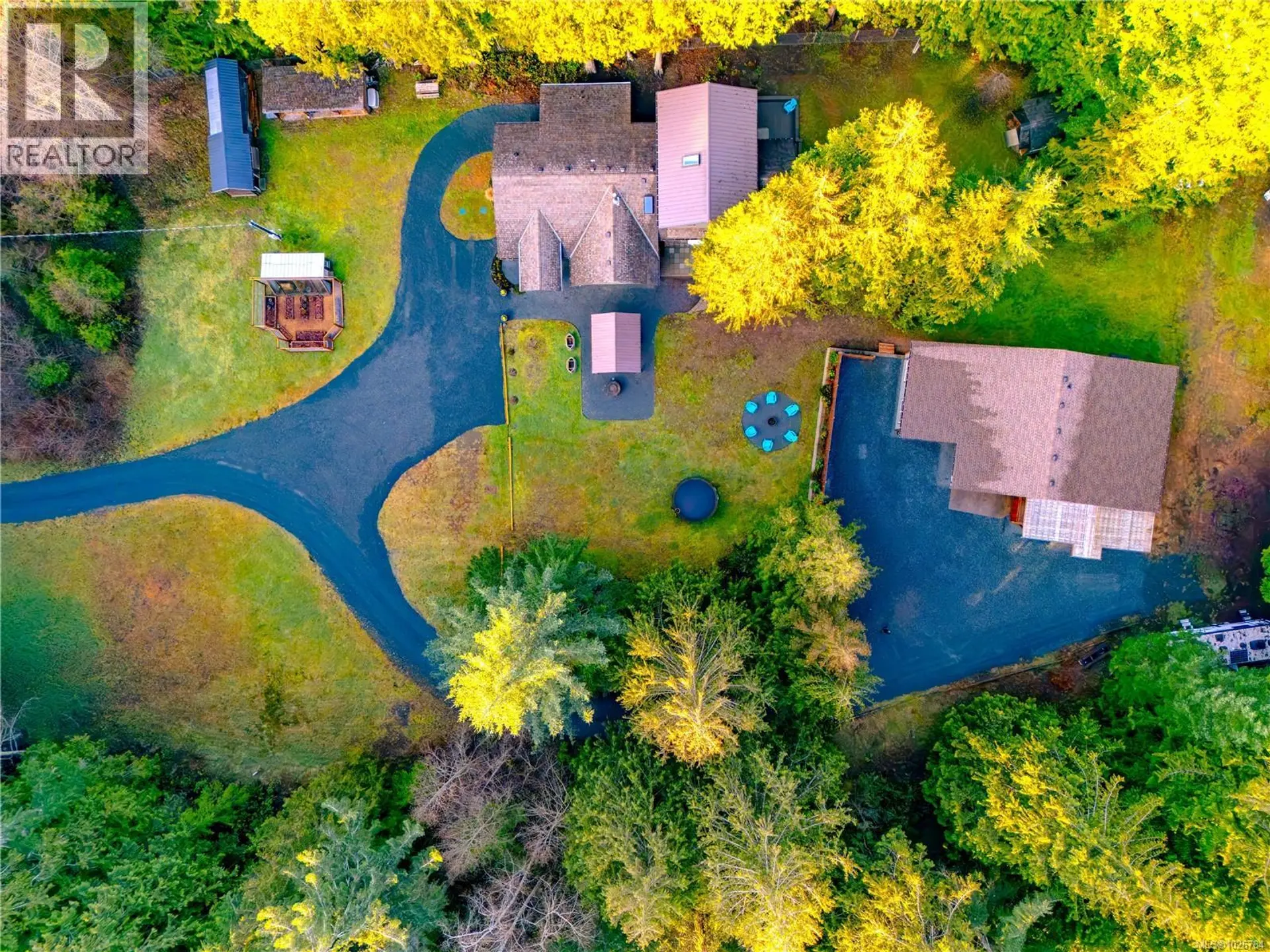 Property at 375 Baylis Rd, Qualicum Beach, BC