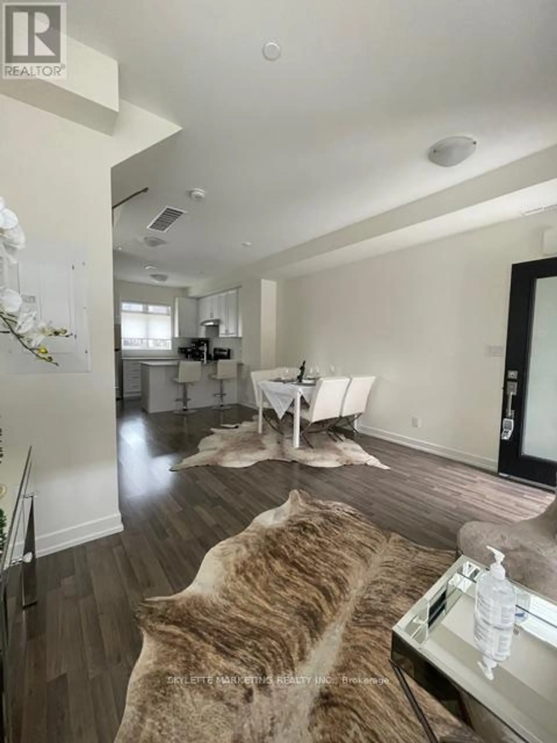 #67 370B RED MAPLE ROAD - Image 2