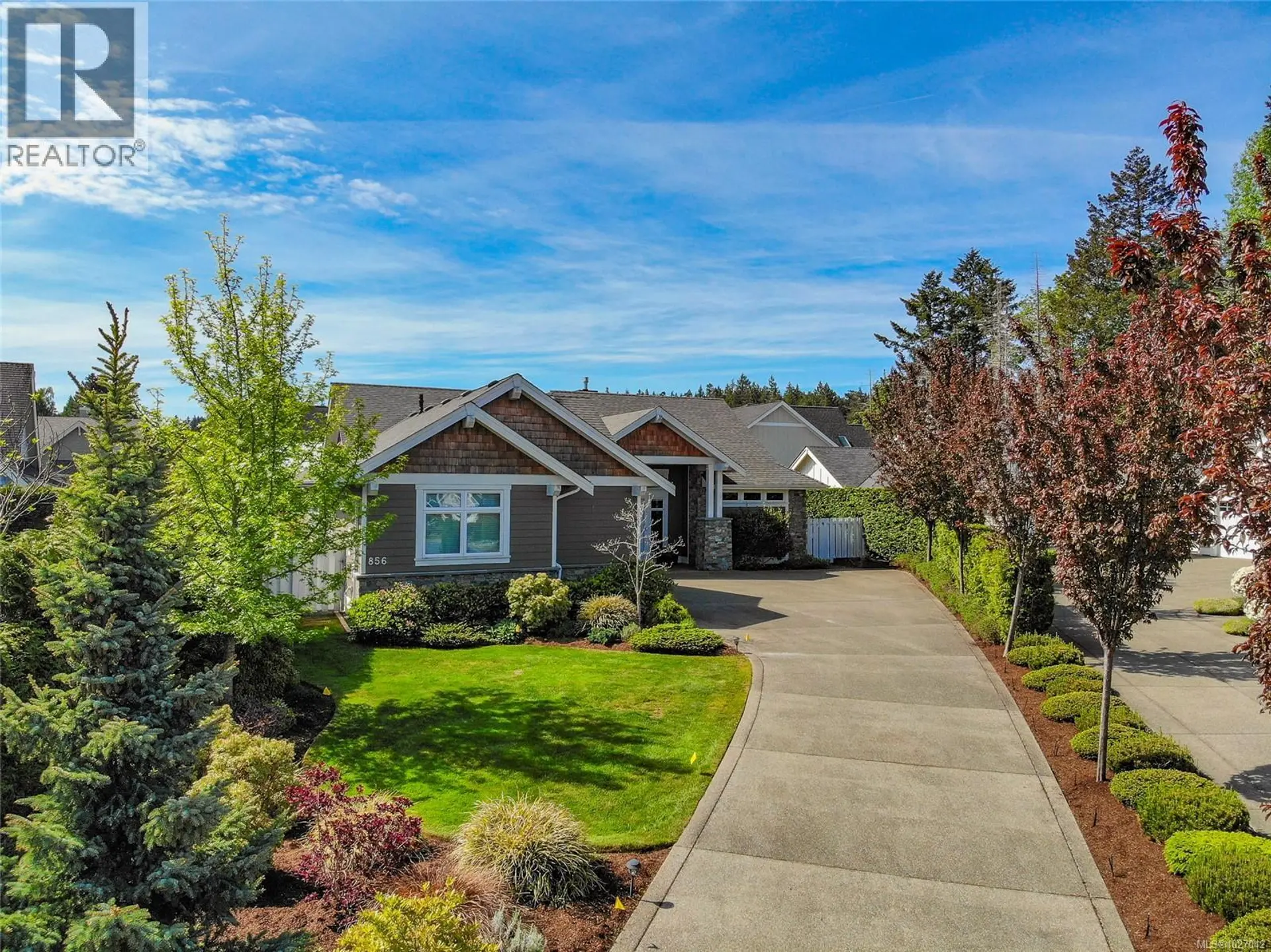 Property at 856 Bluffs Dr, Qualicum Beach, BC