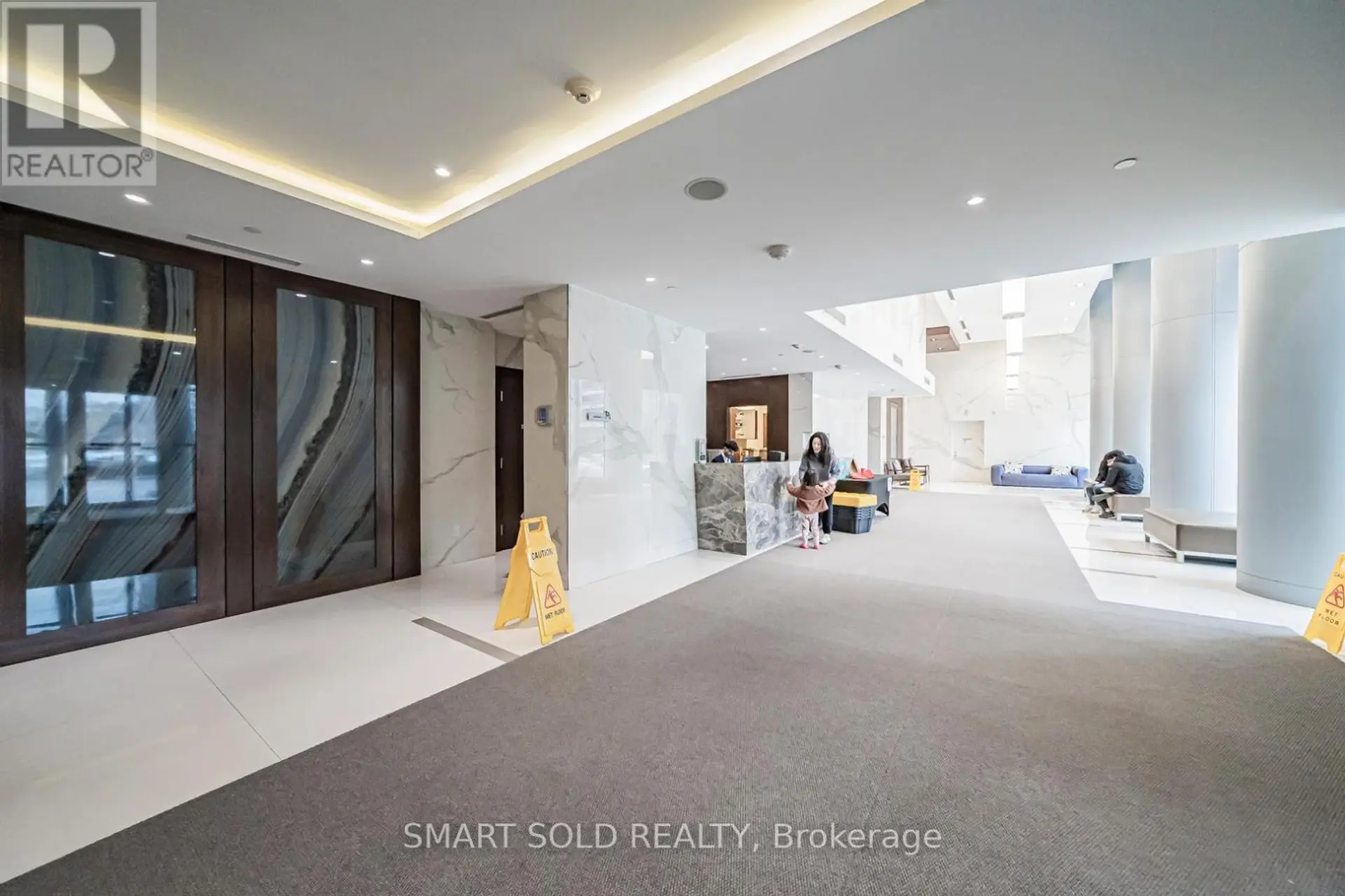 #2918 275 VILLAGE GREEN SQUARE - Image 3