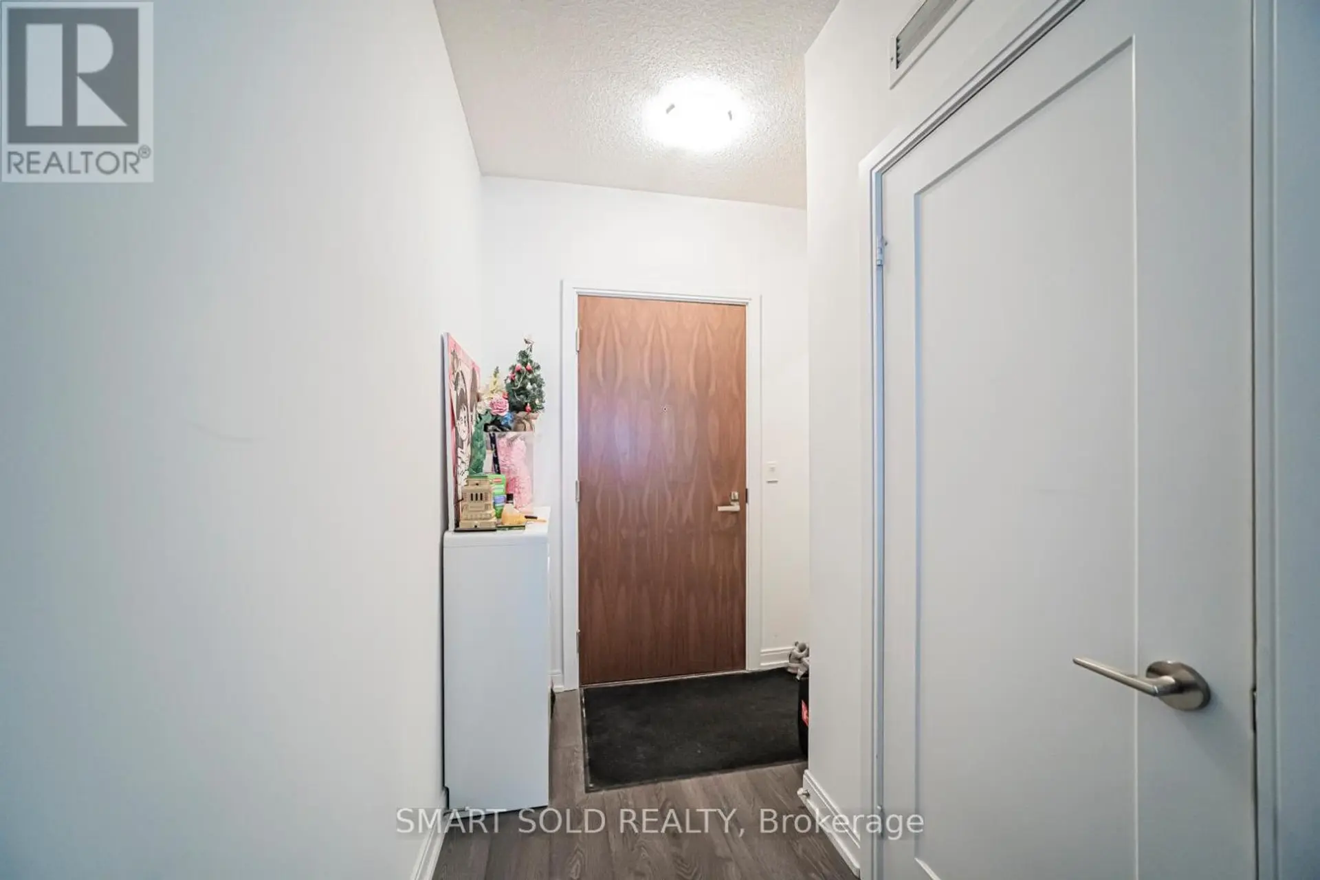 #2918 275 VILLAGE GREEN SQUARE - Image 7