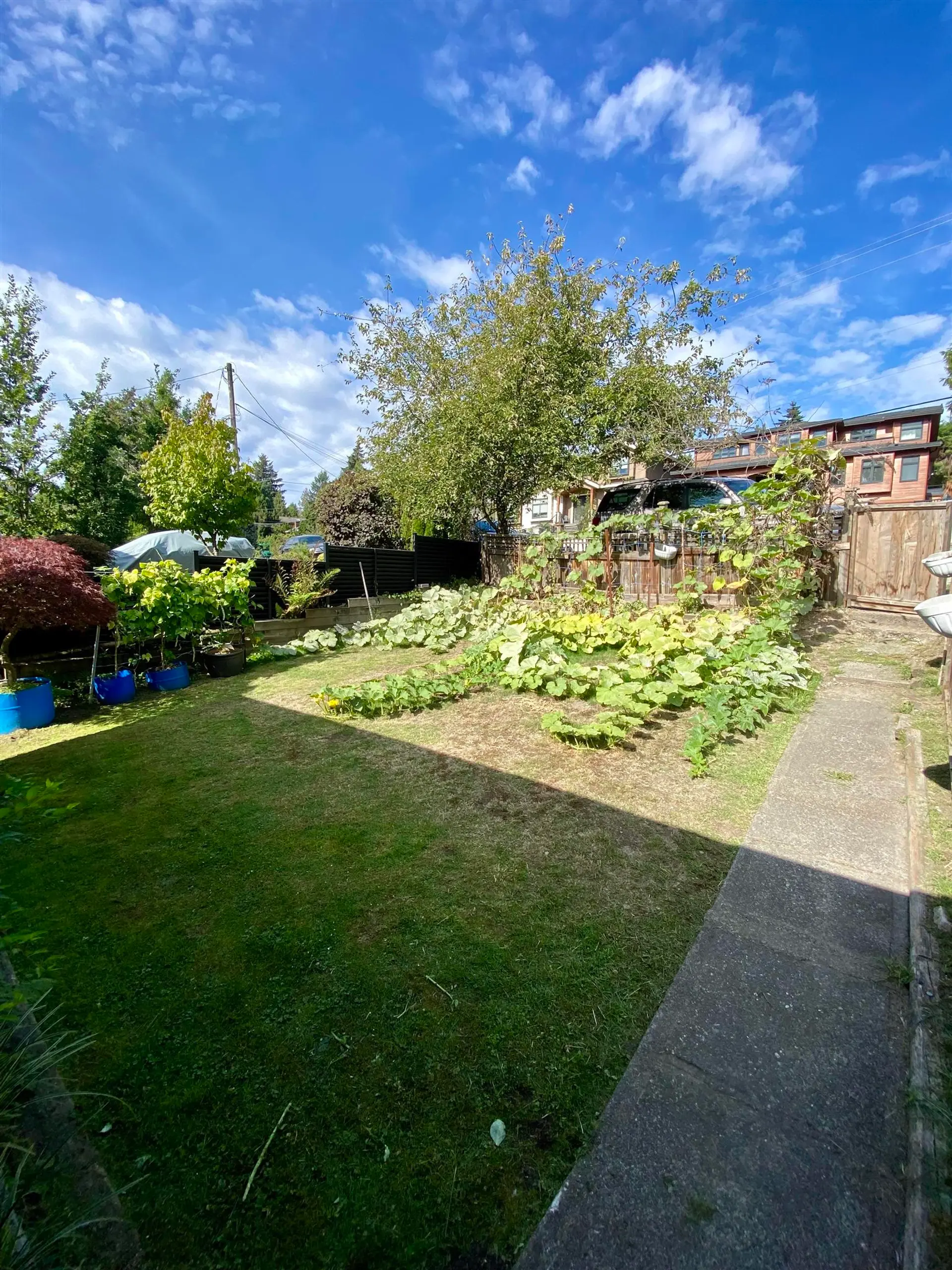 4614 Marine Drive - Image 3