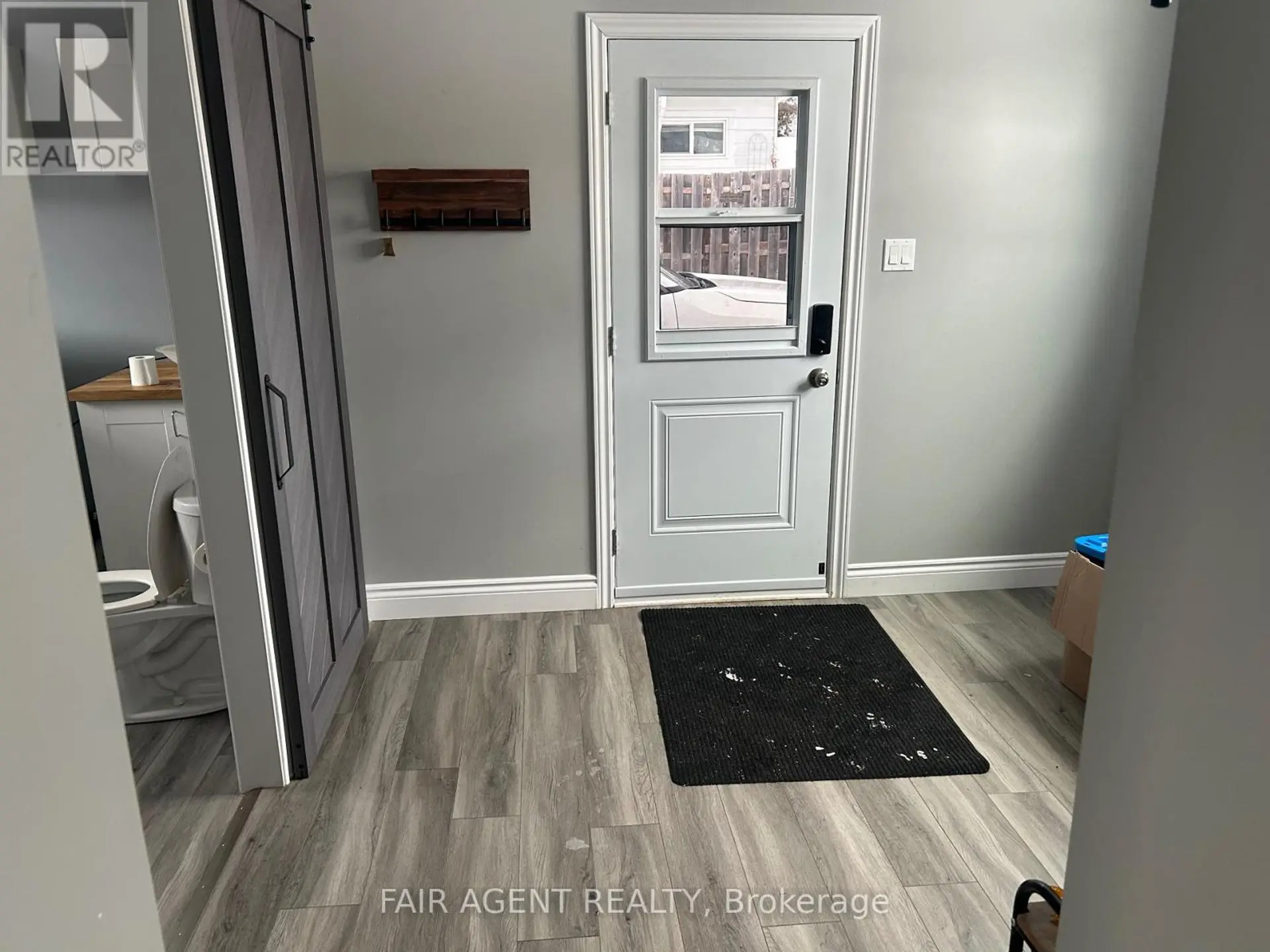 81 BANK STREET S - Image 14