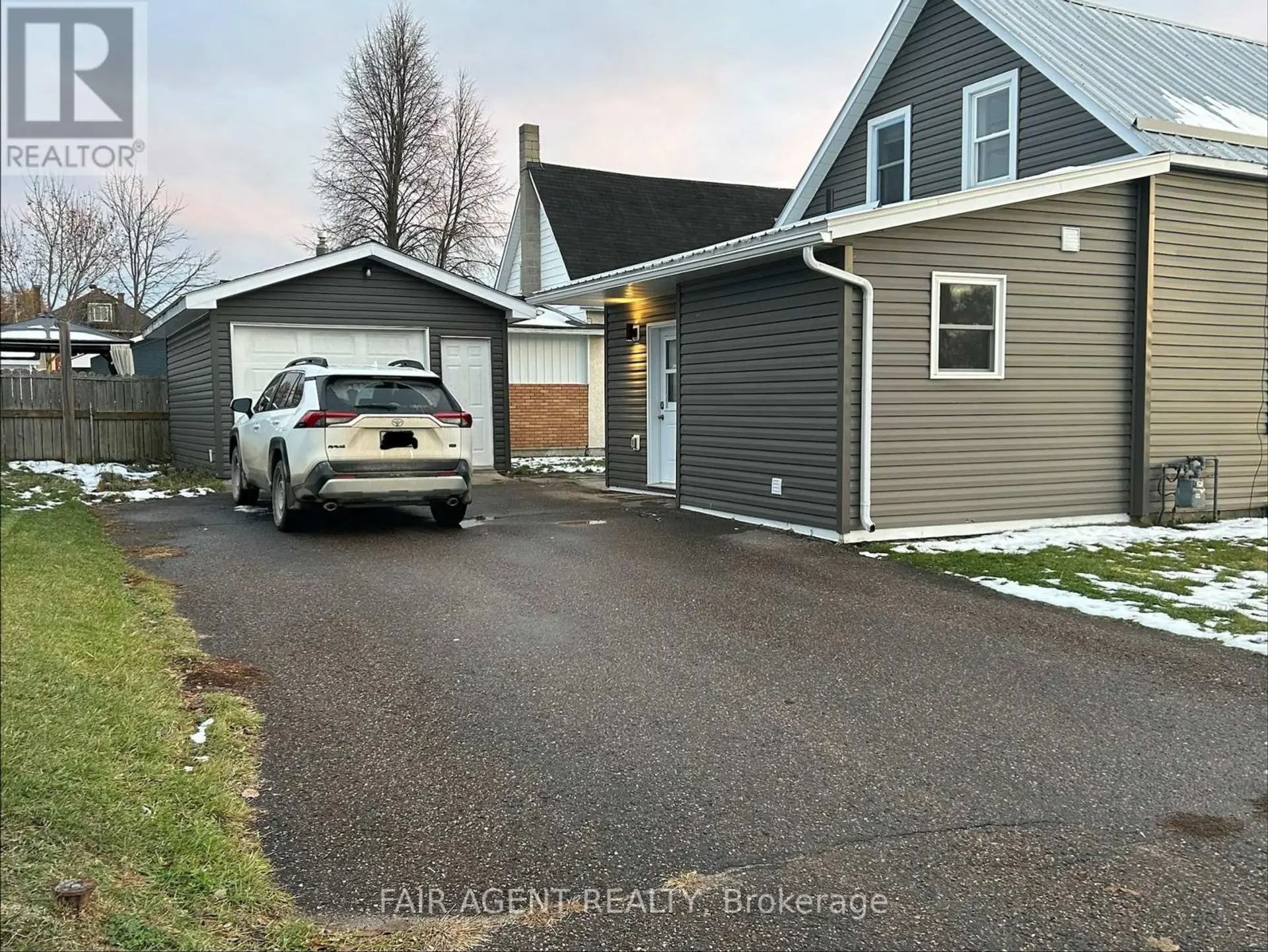 81 BANK STREET S - Image 3
