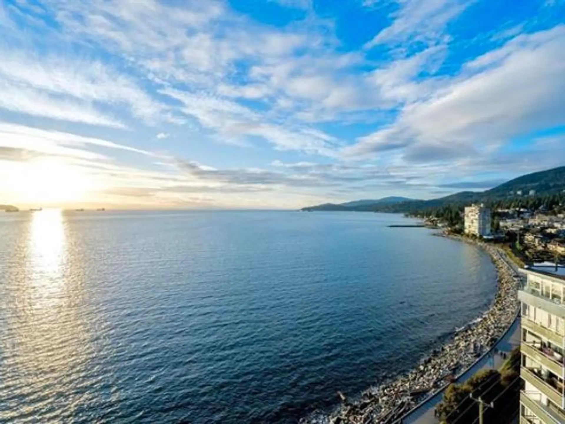 Property at #1401 2240 Bellevue Avenue, West Vancouver, BC