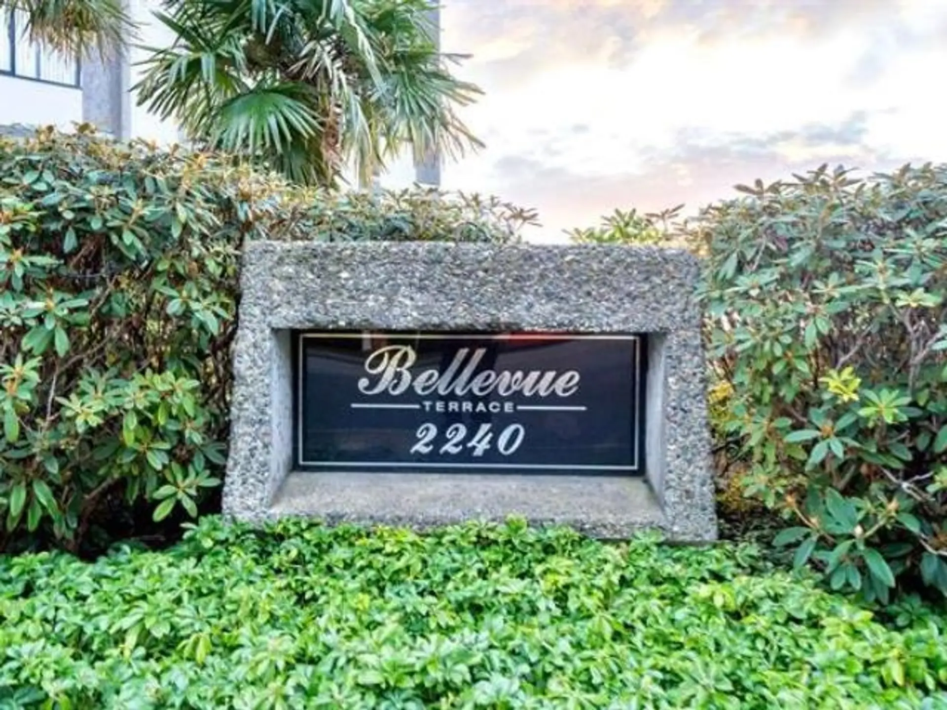 #1401 2240 Bellevue Avenue - Image 4