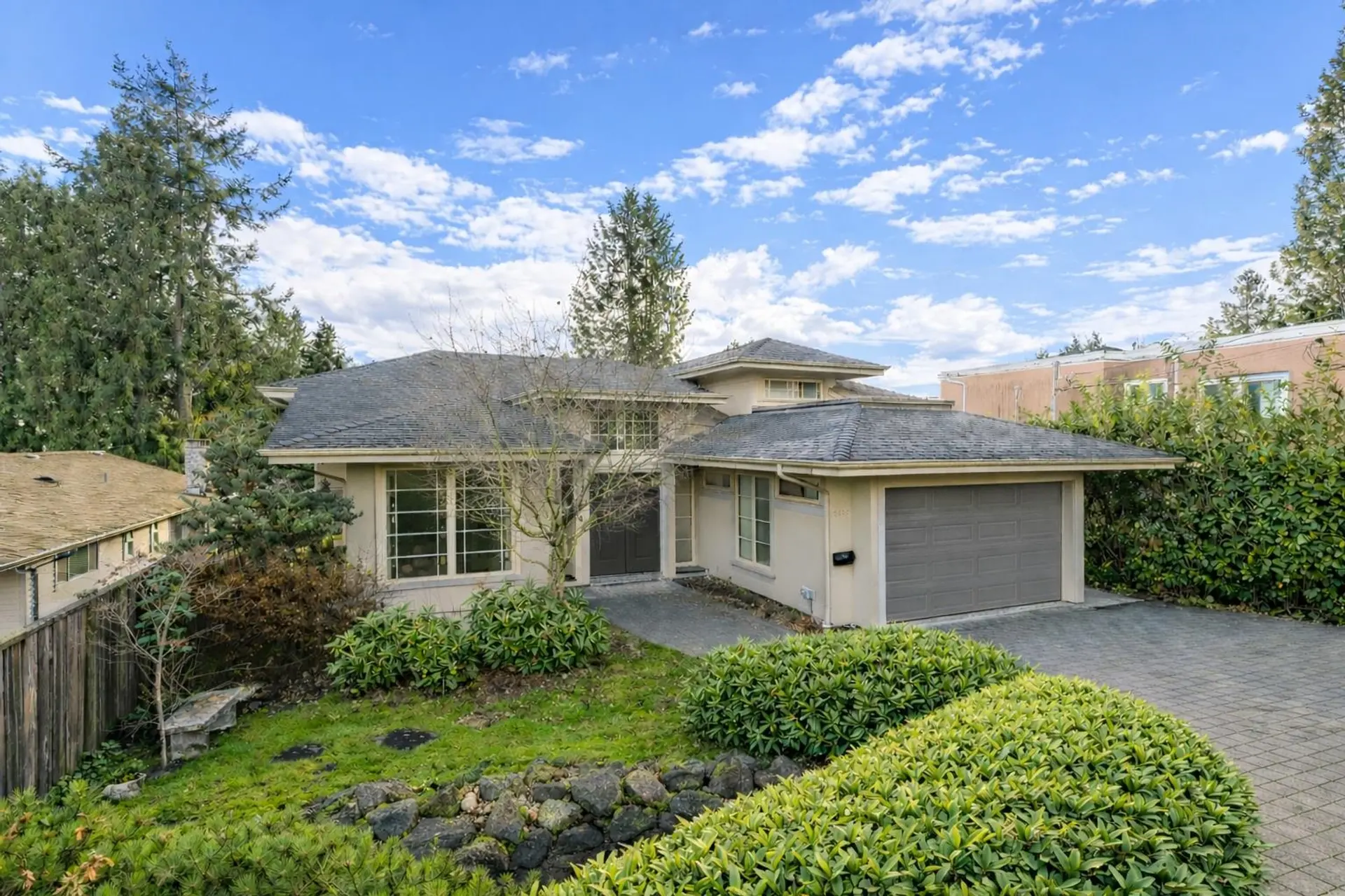 Property at 2566 Marine Drive, West Vancouver, BC