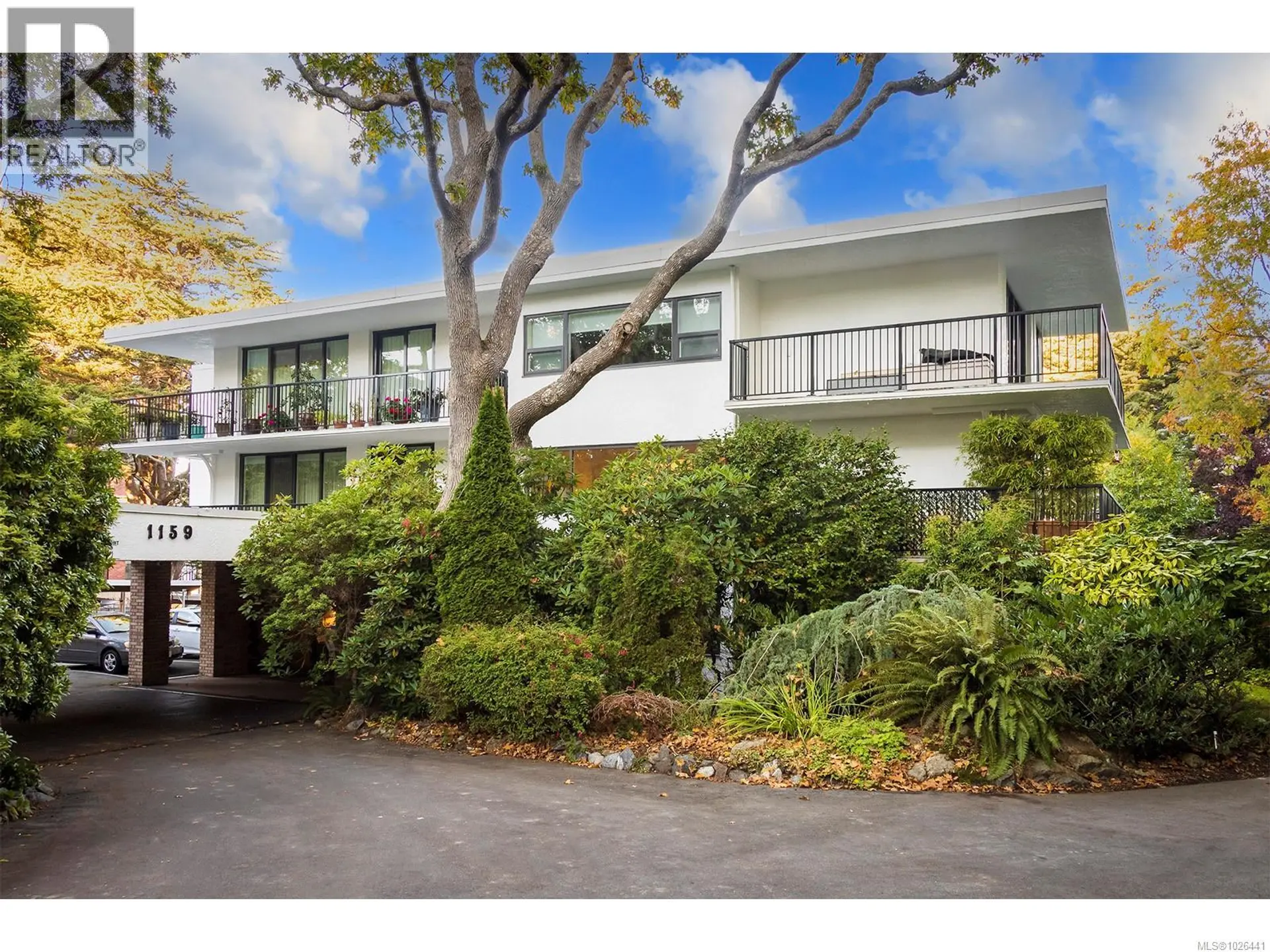 Property at #402 1159 Beach Dr, Oak Bay, BC